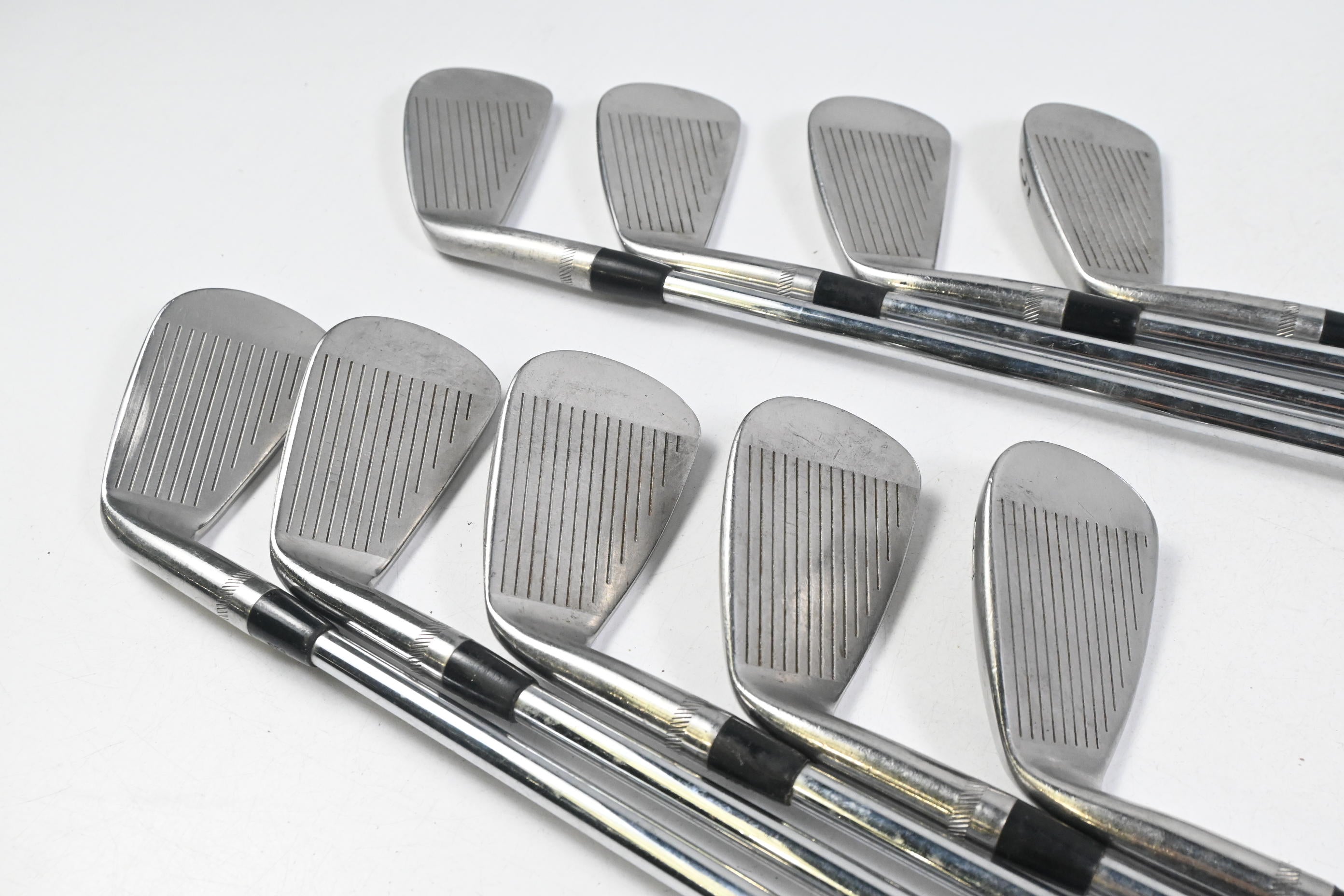 Titleist DCI 990 Irons / 2-PW / Stiff Flex Dynamic Gold S400 Shafts