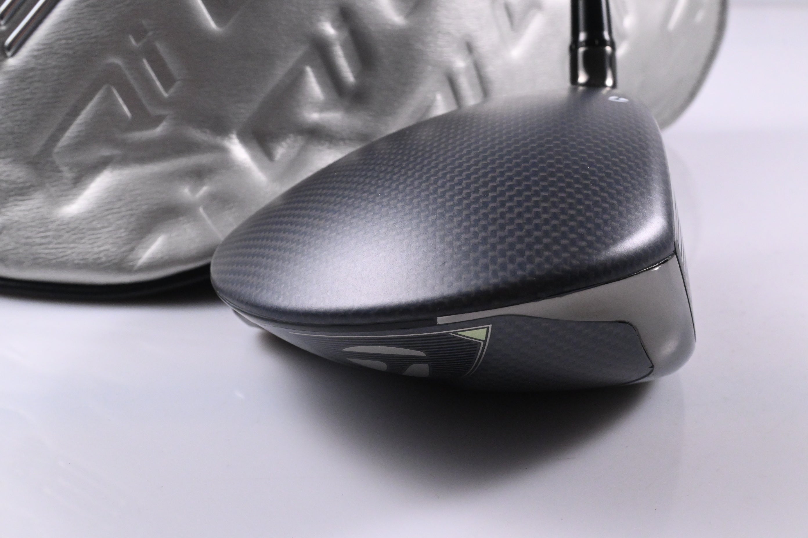 Taylormade Qi35 LS Driver / 9 Degree / Regular Flex Kai'li Red 60 Shaft