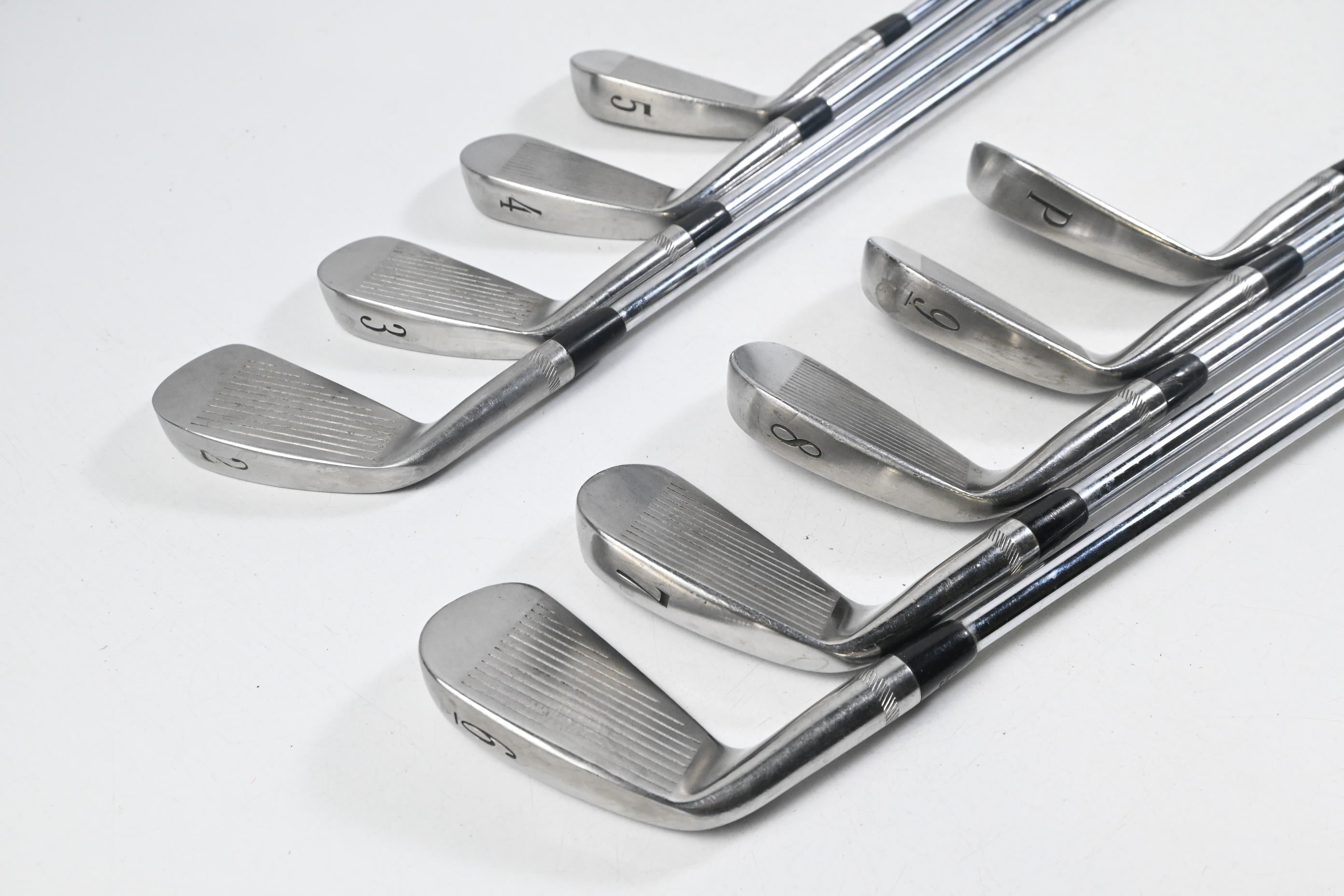 Titleist DCI 990 Irons / 2-PW / Stiff Flex Dynamic Gold S400 Shafts