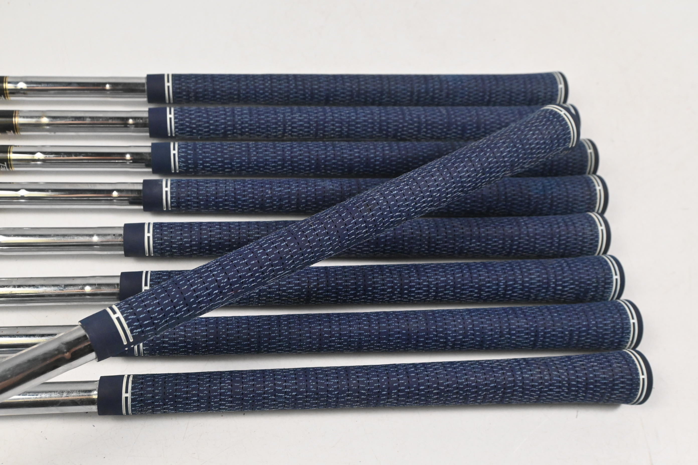 Titleist DCI 990 Irons / 2-PW / Stiff Flex Dynamic Gold S400 Shafts