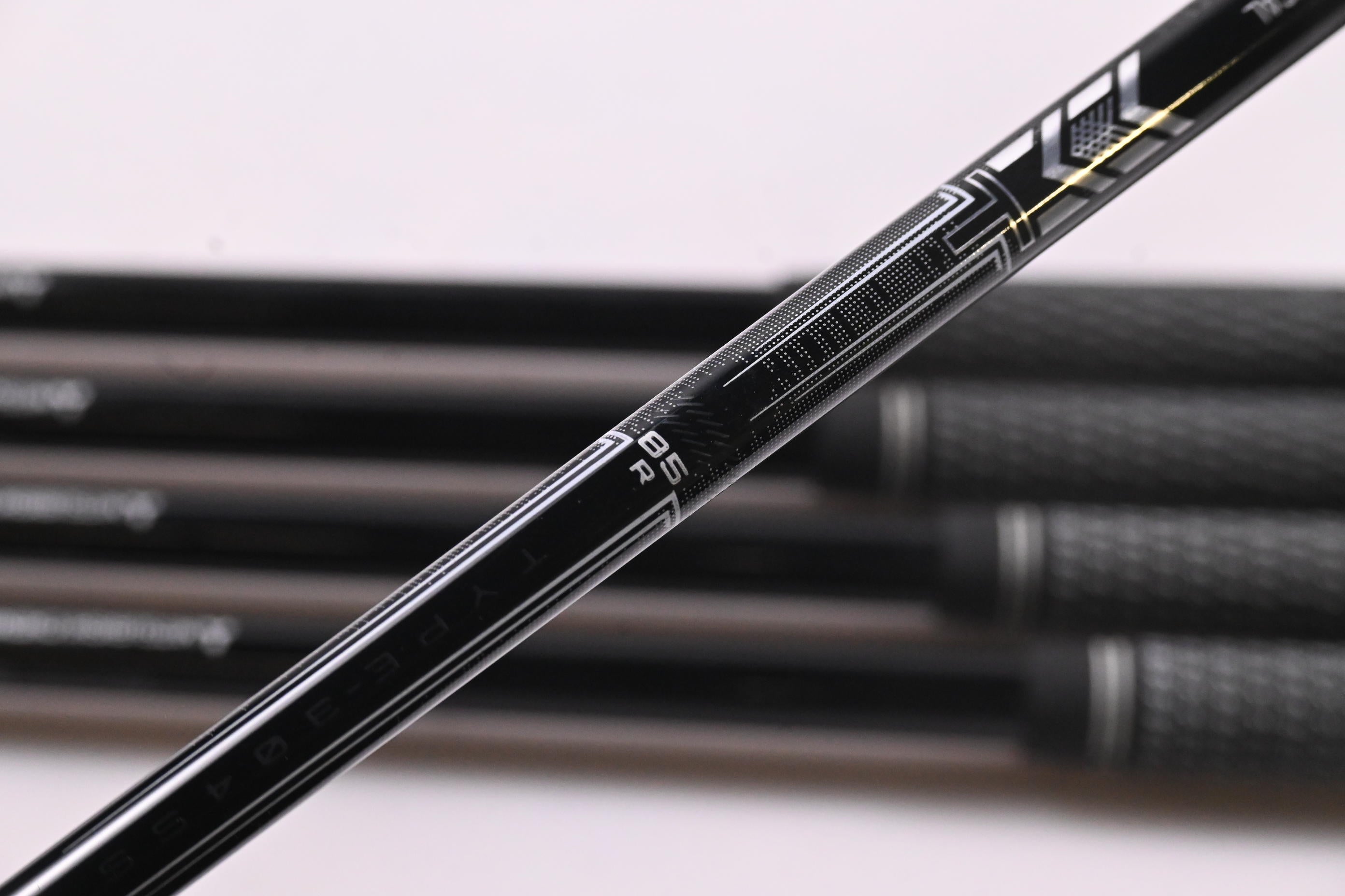Mizuno JPX 925 Forged Irons / 6-PW / Regular Flex MMT 85 Shafts