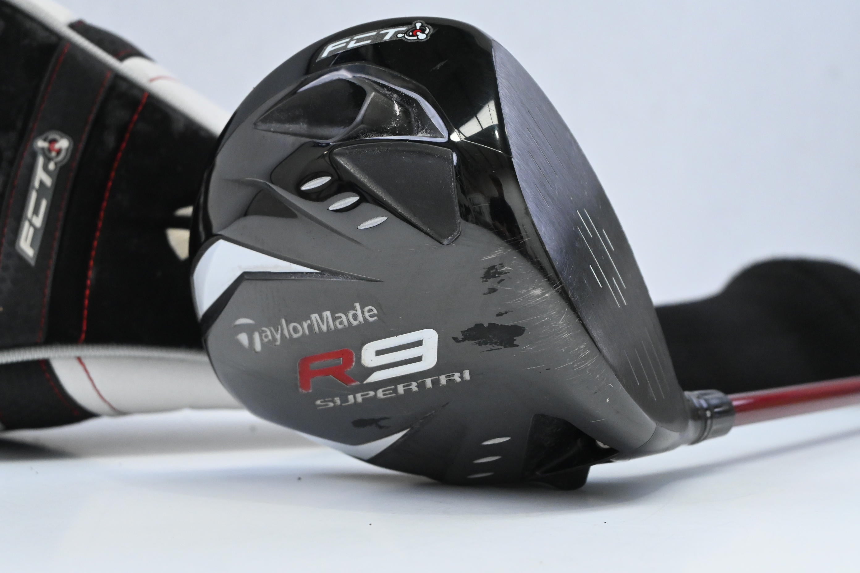 Taylormade R9 Supertri Driver / 10.5 Degree / Regular Flex Fujikura Motore 60