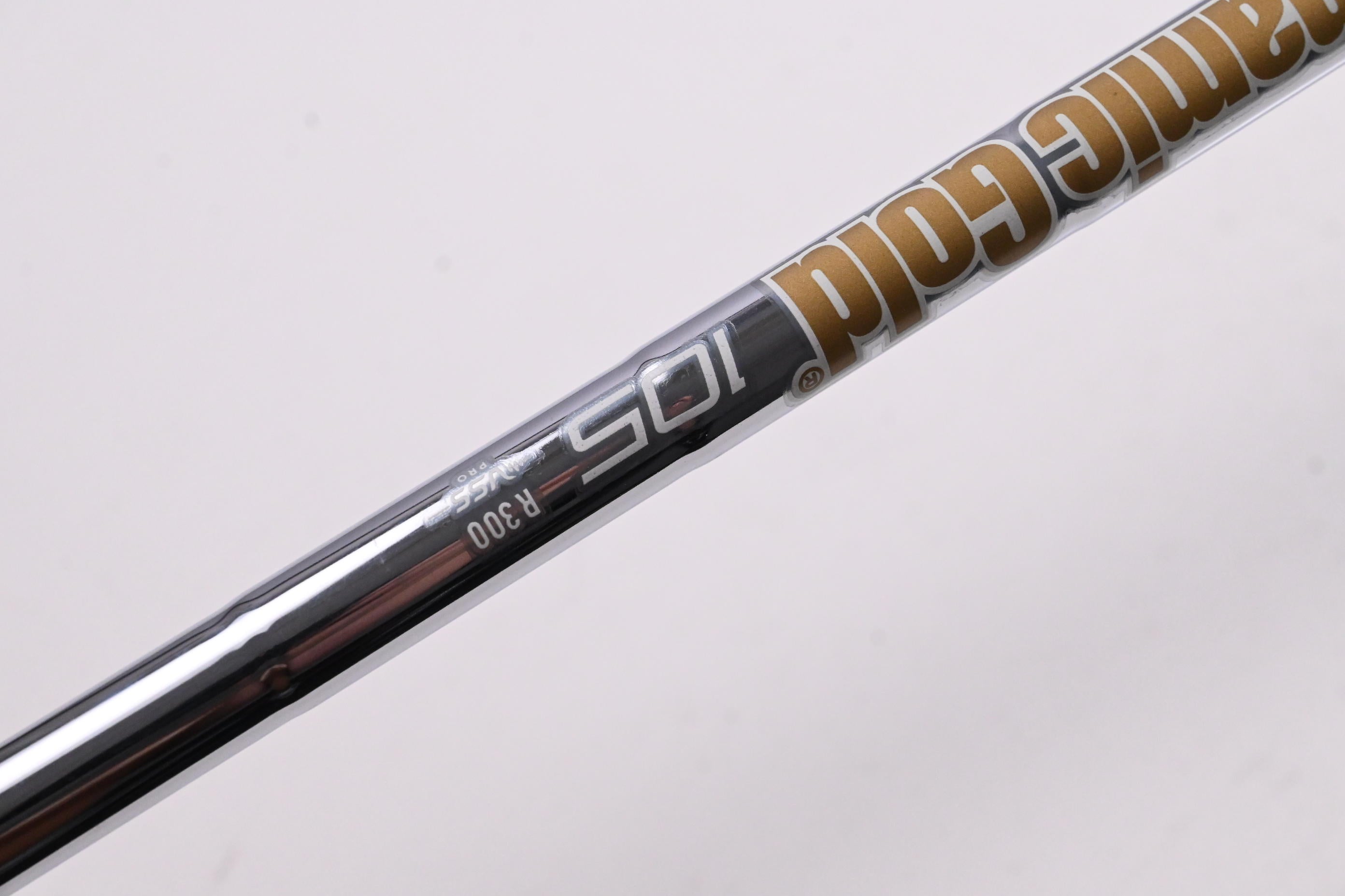 Taylormade P790 Ti #4 Iron / 19 Degree / Regular Flex Dynamic Gold 105 R300