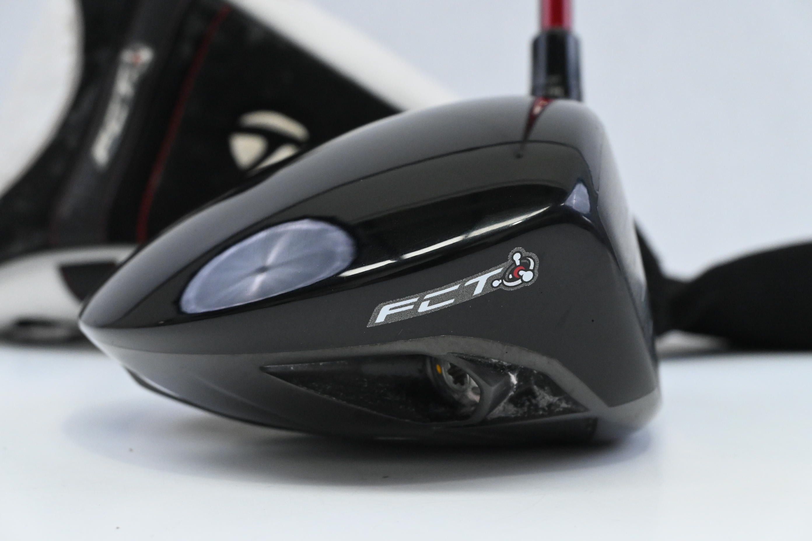 Taylormade R9 Supertri Driver / 10.5 Degree / Regular Flex Fujikura Motore 60