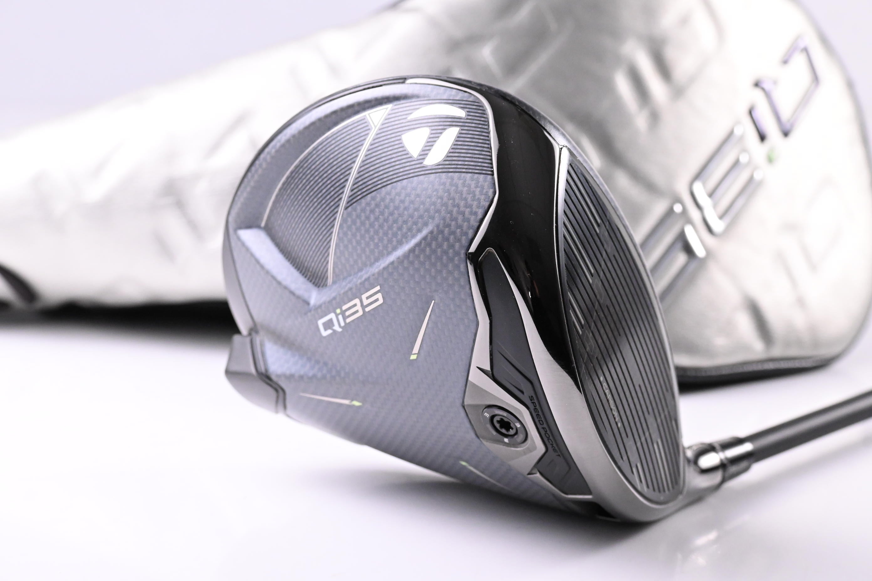 Taylormade Qi35 Driver / 12 Degree / Regular Flex Kai'li Darkwaves Blue CB 60