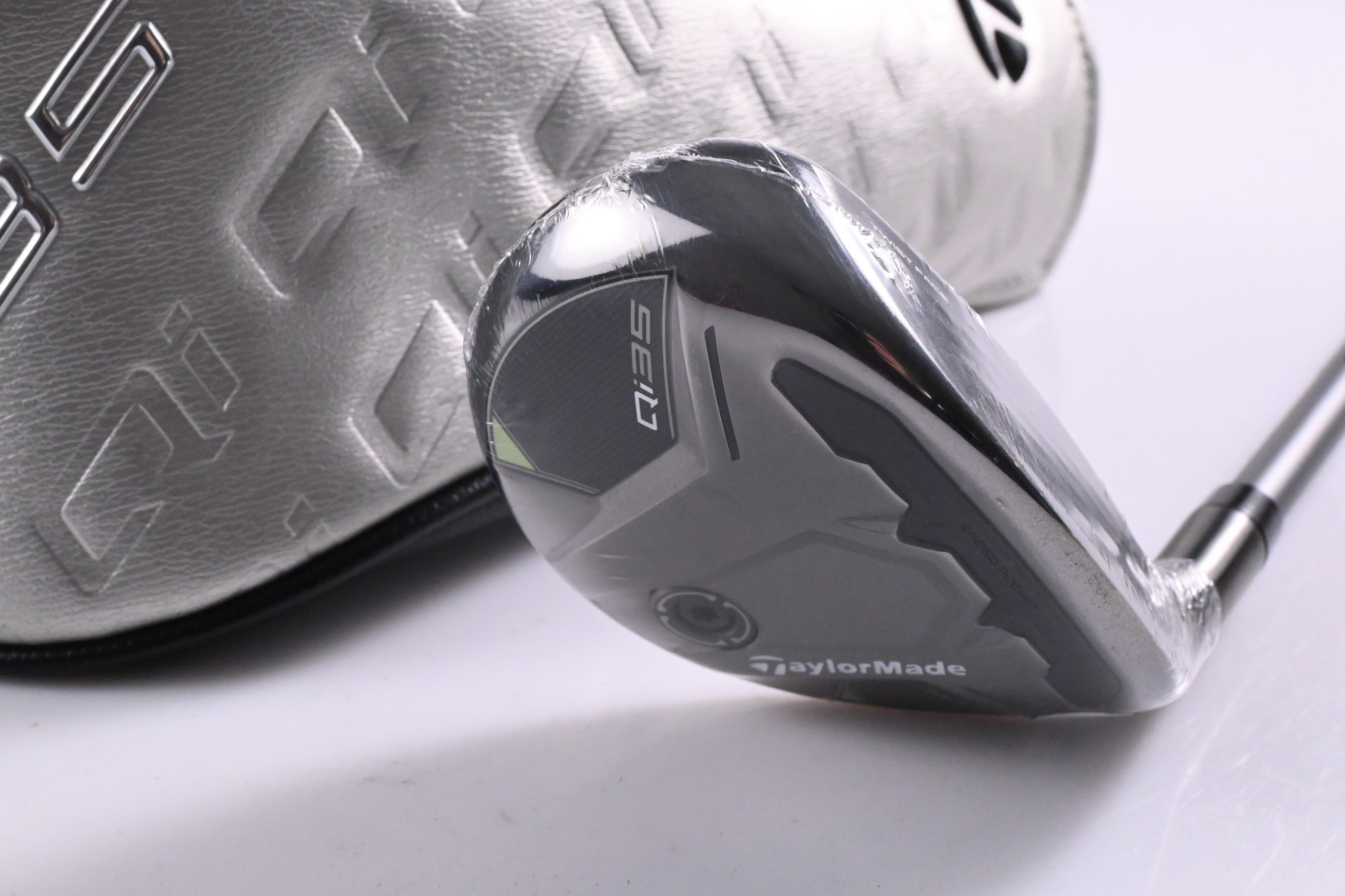 Taylormade Qi35 Max #4 Hybrid / 23 Degree / Regular Flex Fujikura Air Speeder 50