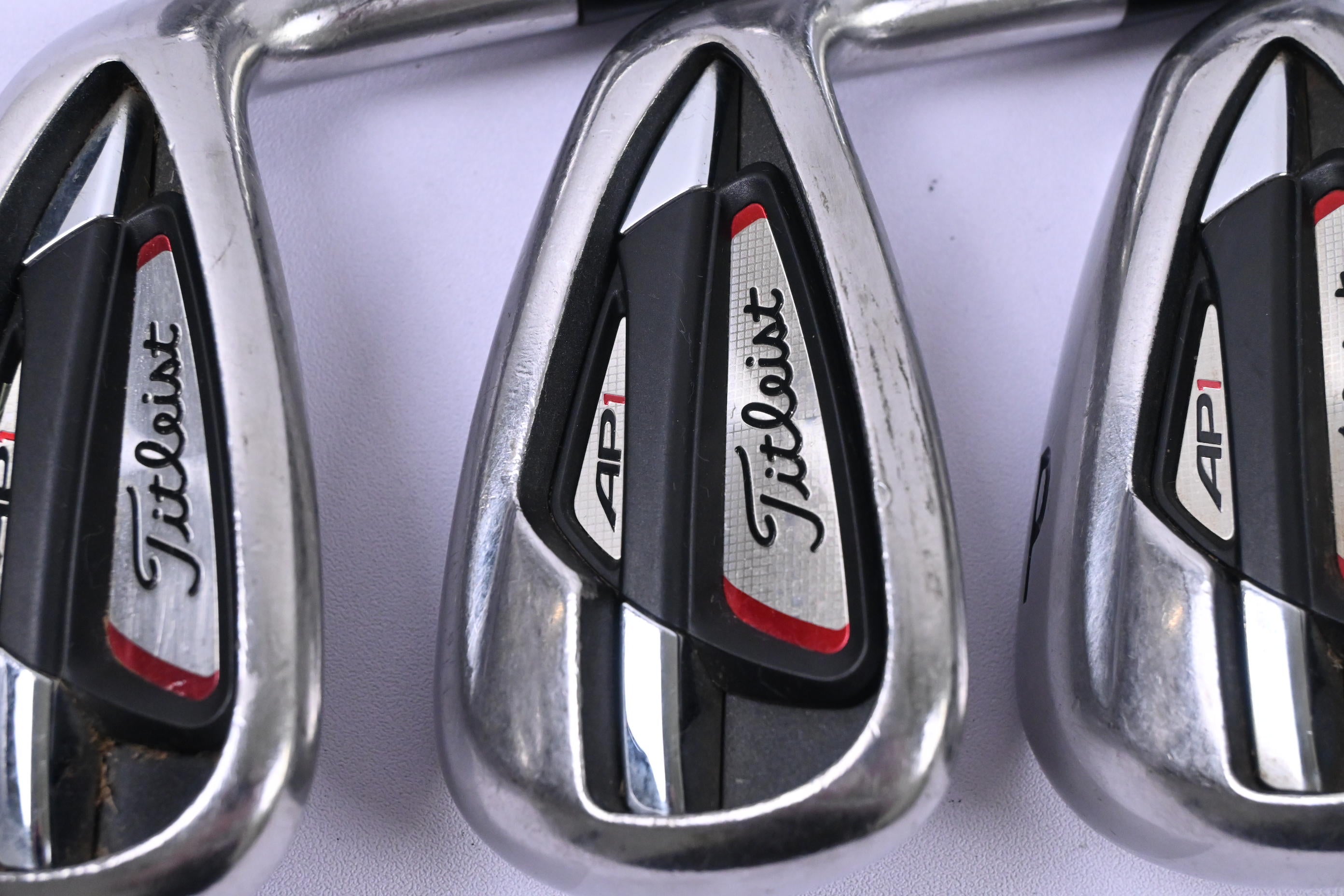 Titleist 714 AP1 Irons / 5-PW+GW / Regular Flex Dynamic Gold XP R300 Shafts