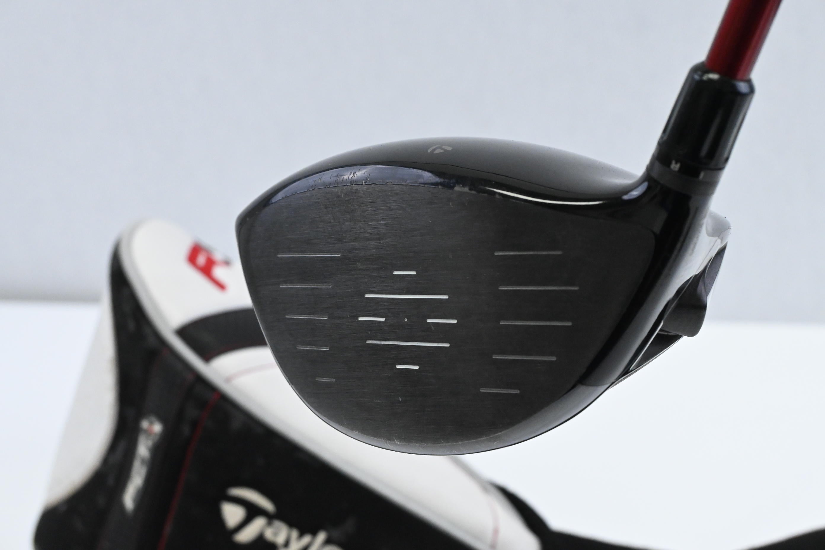 Taylormade R9 Supertri Driver / 10.5 Degree / Regular Flex Fujikura Motore 60
