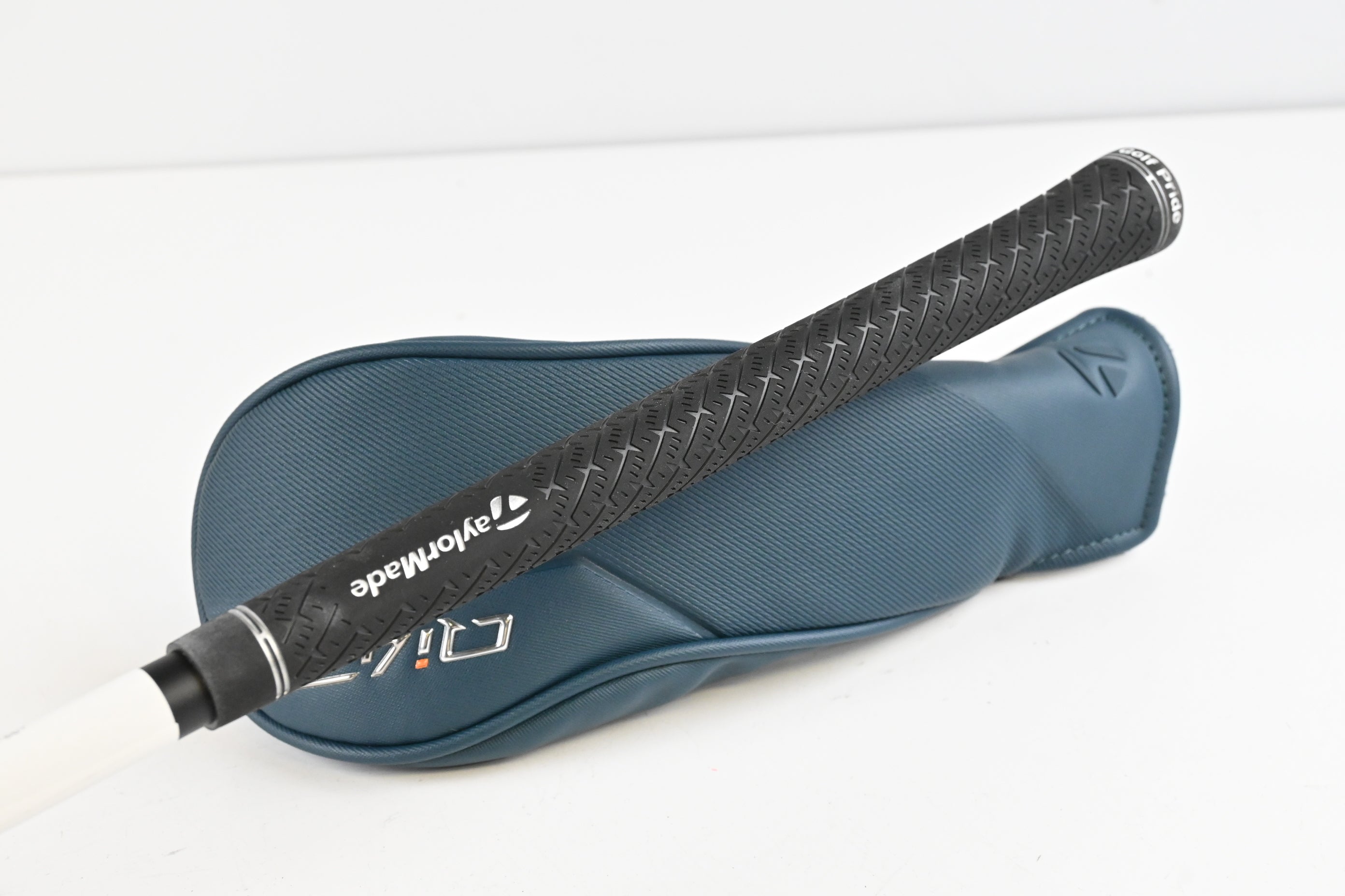 Taylormade Qi4D #4 Hybrid / 22 Degree / Regular Flex KBS REAX 65 Shaft