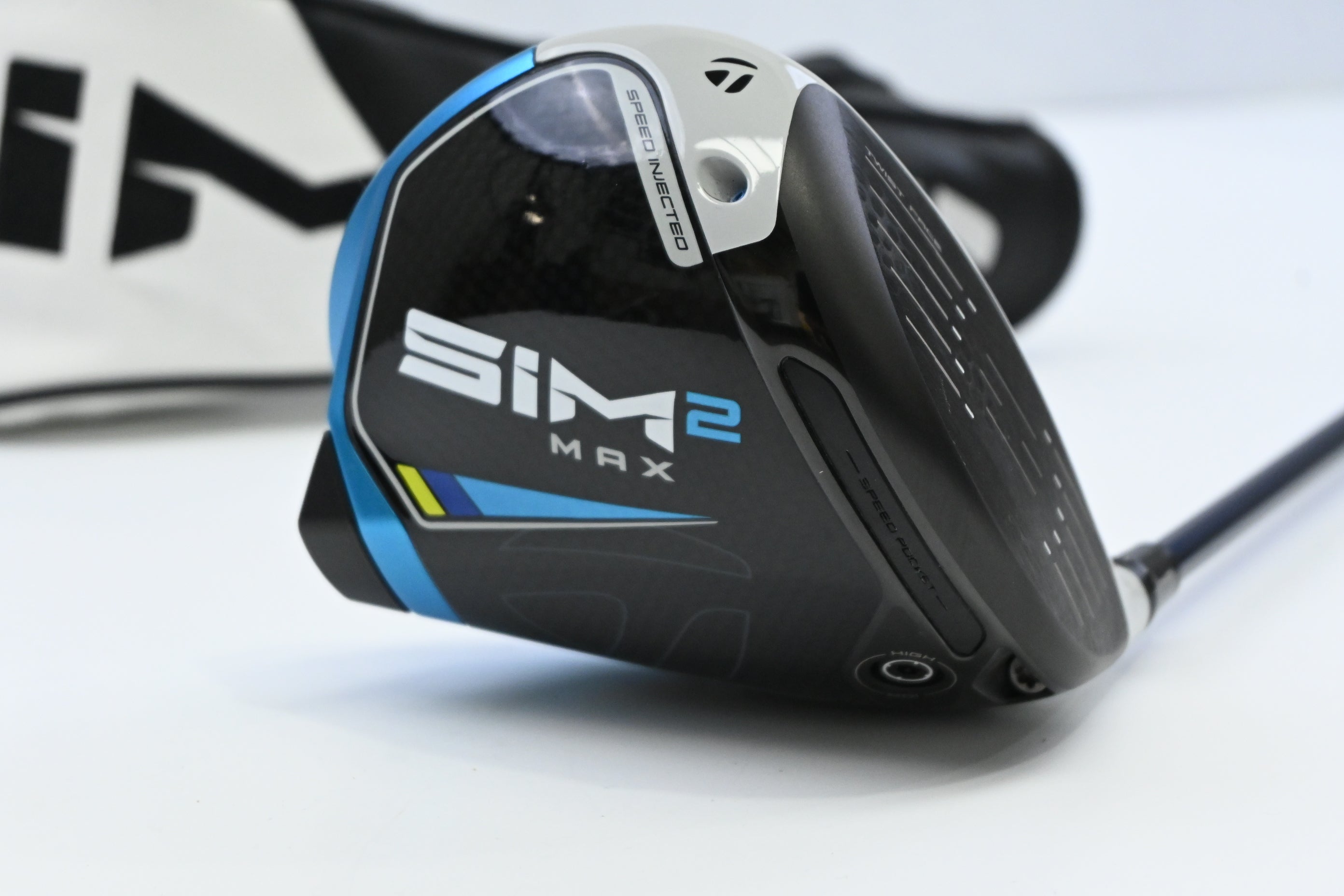 Taylormade SIM2 Max Driver / 10.5 Degree / Regular Flex Fujikura Ventus Blue 5
