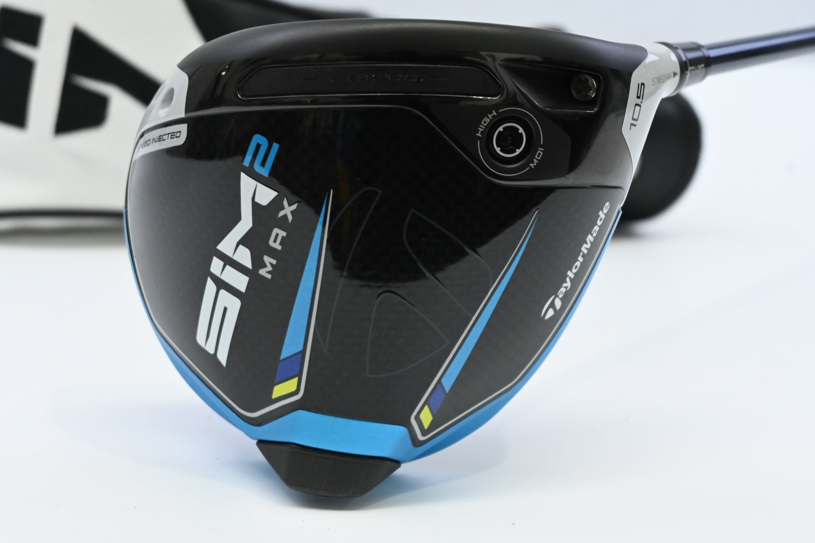 Taylormade SIM2 Max Driver / 10.5 Degree / Regular Flex Fujikura Ventus Blue 5