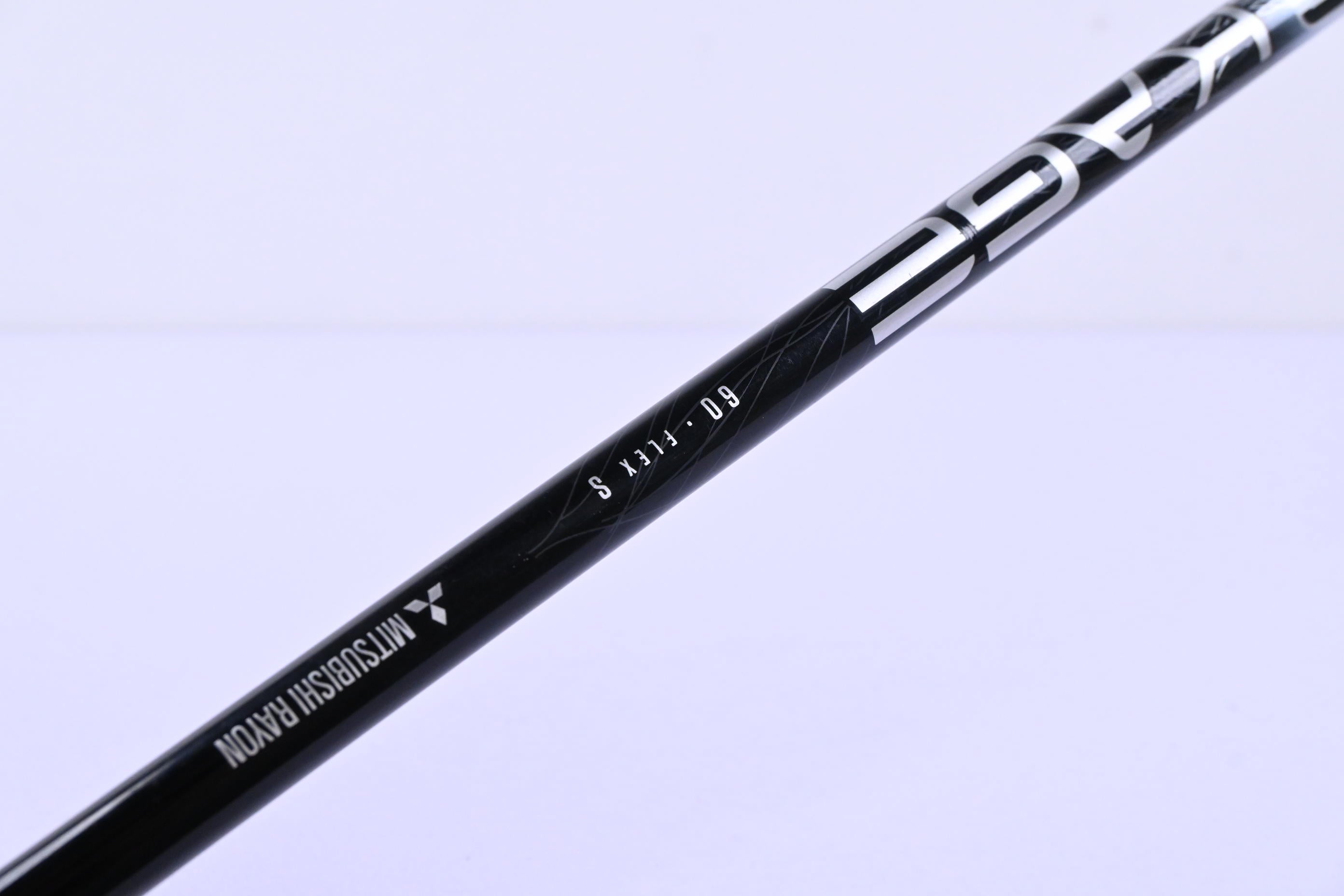 Titleist 915 D2 Driver / 9.5 Degree / Stiff Flex Kuro Kage 60 Shaft