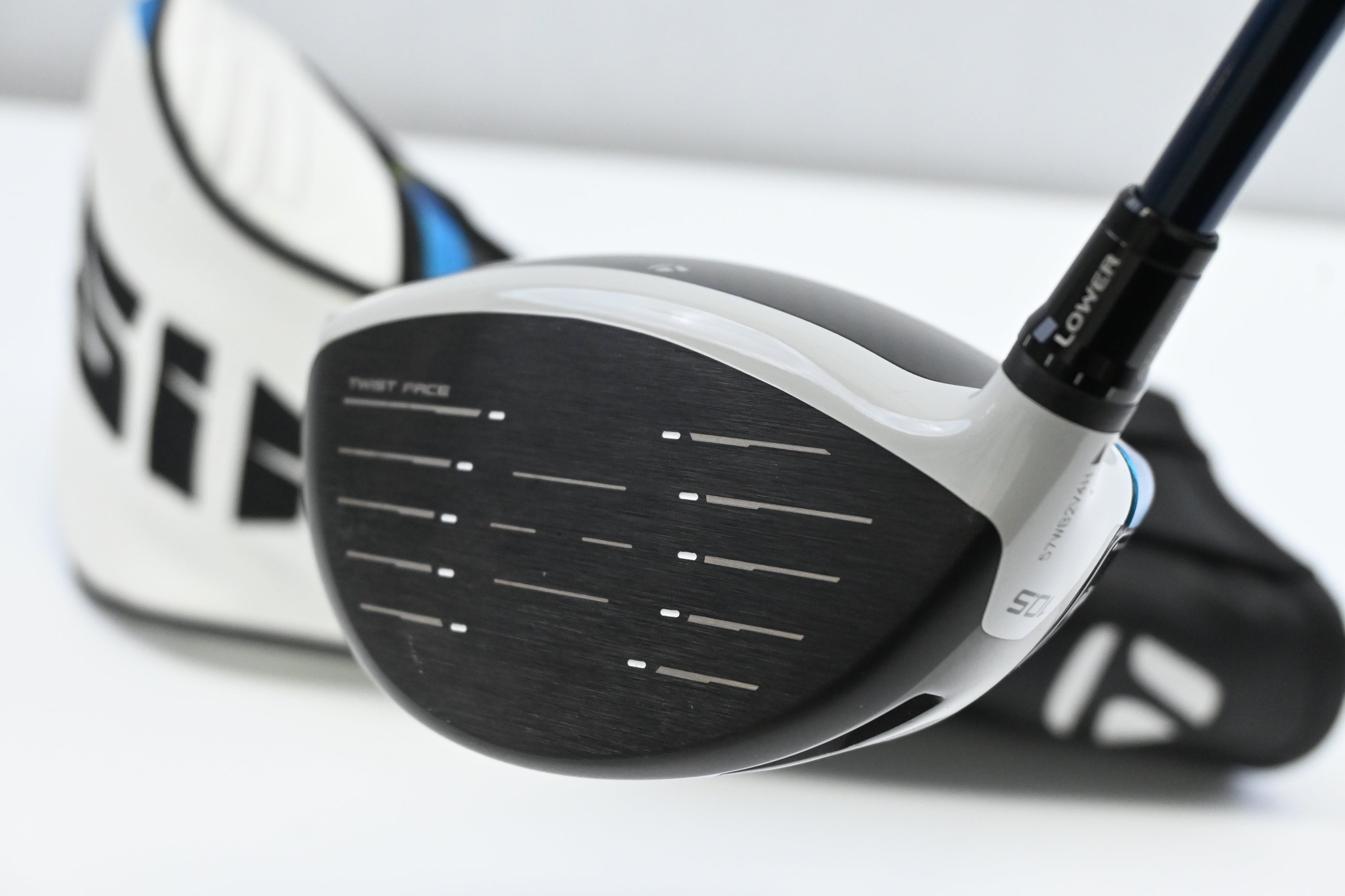 Taylormade SIM2 Max Driver / 10.5 Degree / Regular Flex Fujikura Ventus Blue 5