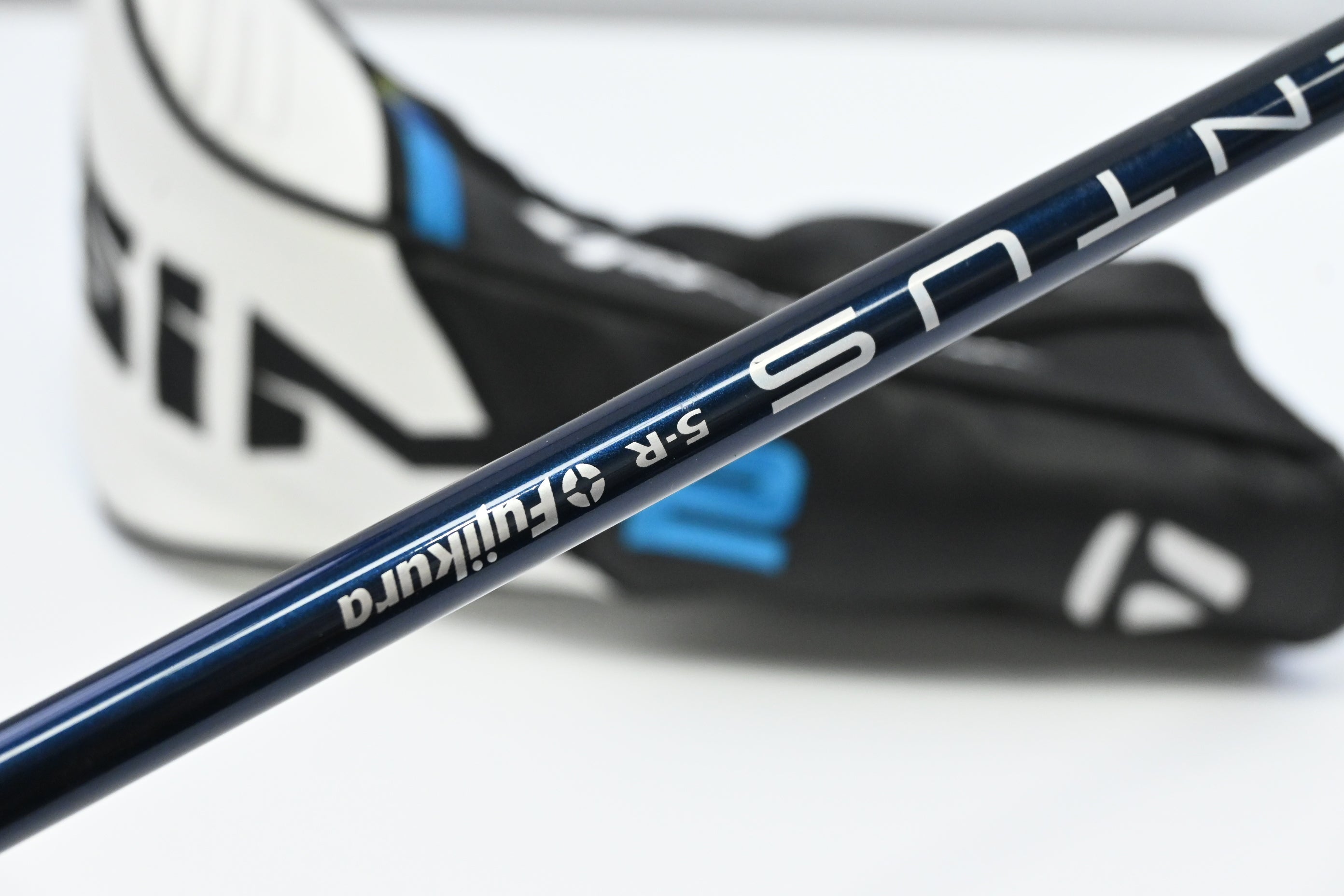 Taylormade SIM2 Max Driver / 10.5 Degree / Regular Flex Fujikura Ventus Blue 5