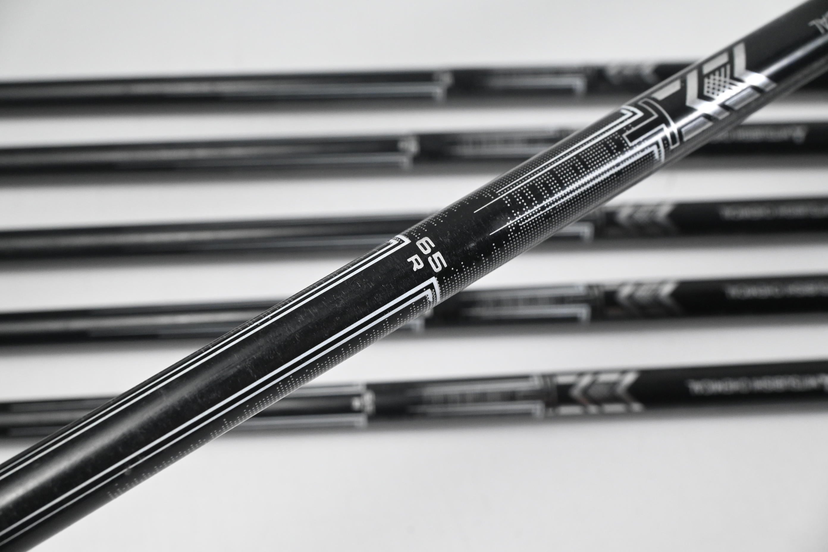 Taylormade P790 Ti Irons / 5-PW / Regular Flex MMT Black 65 Shaft