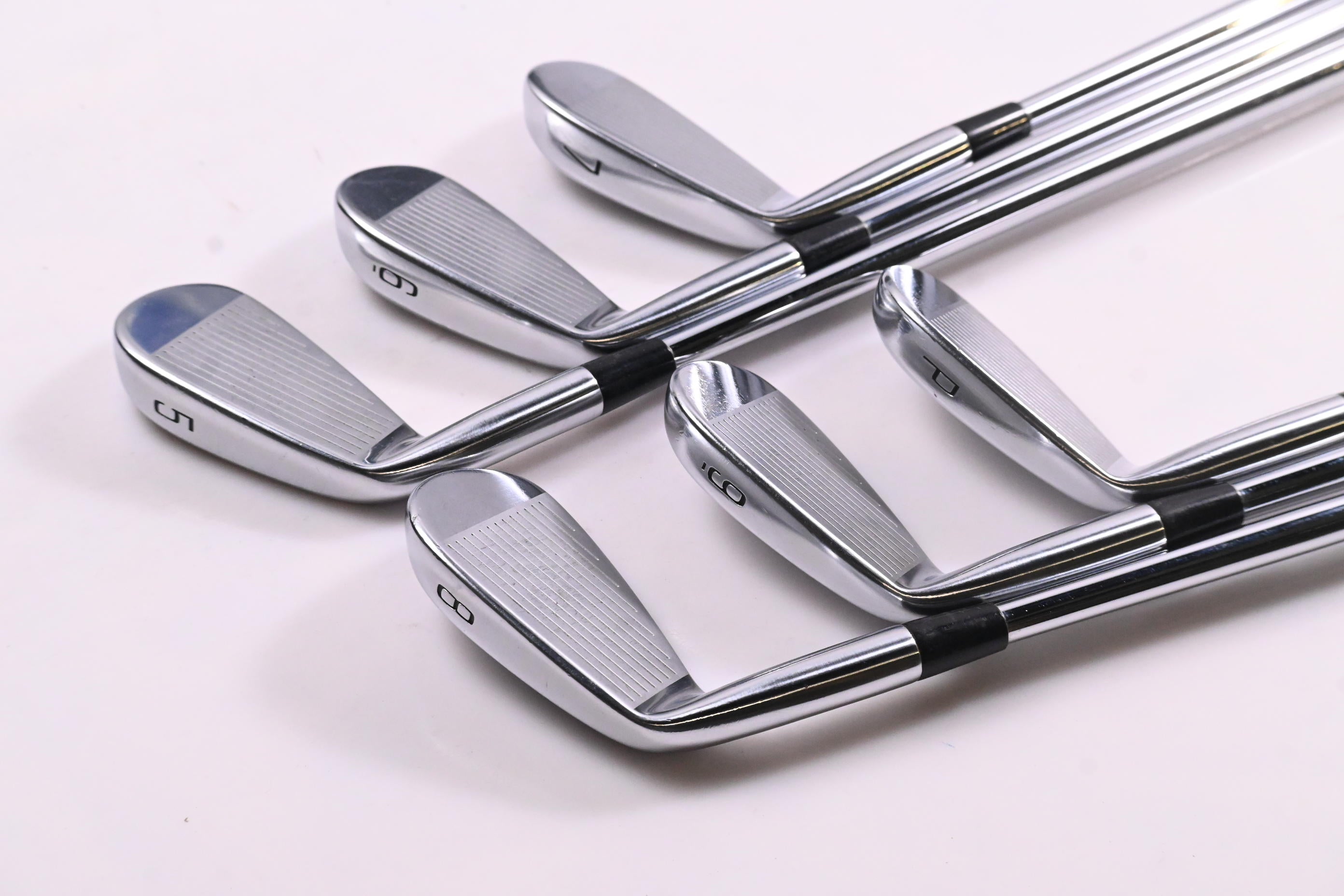 Mizuno Pro 223 Irons / 5-PW / Regular Flex Dynamic Gold 105 R300 Shafts