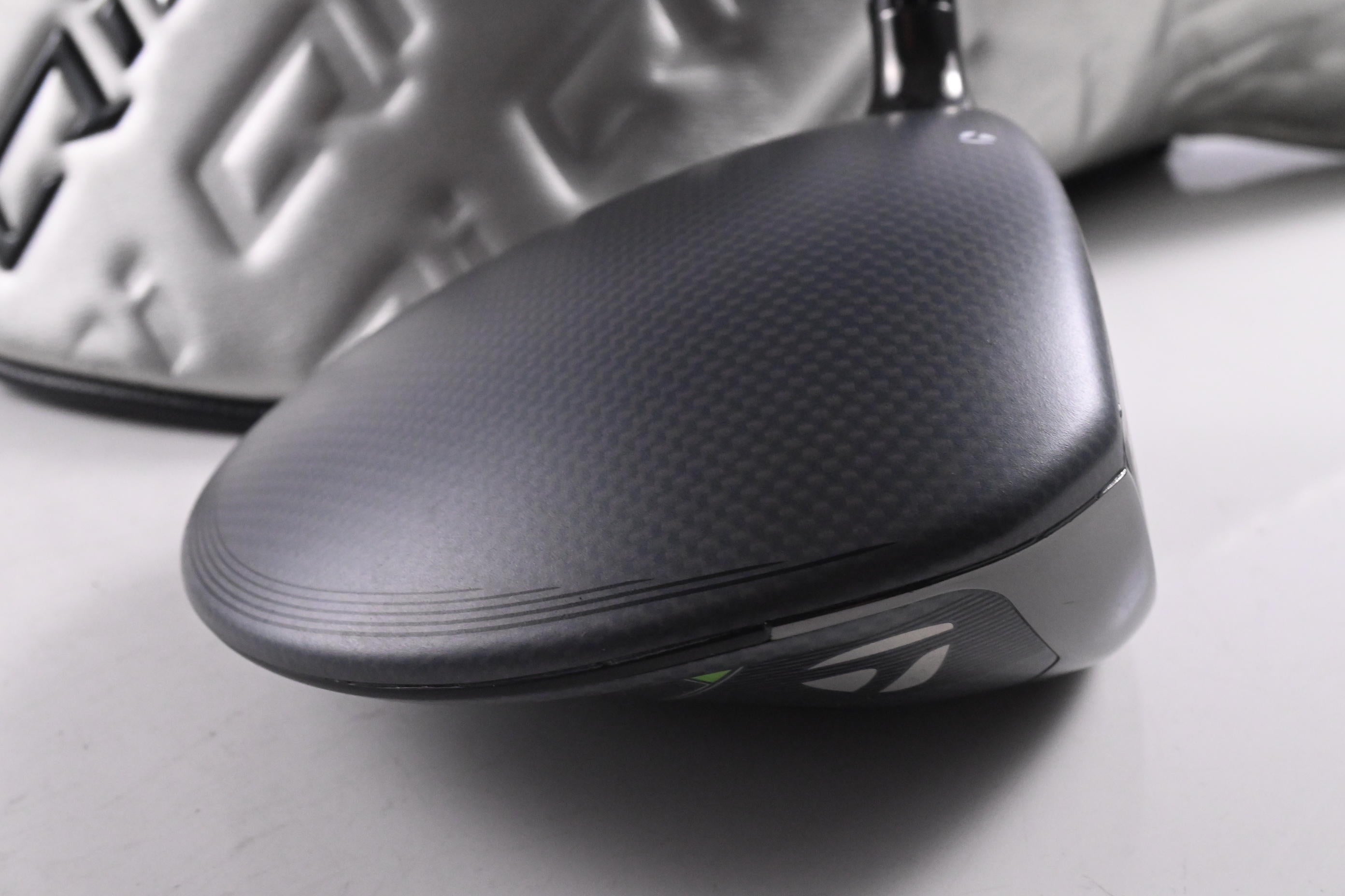 Taylormade Qi35 Driver / 9 Degree / Regular Flex Speeder NX TCS 50 Shaft
