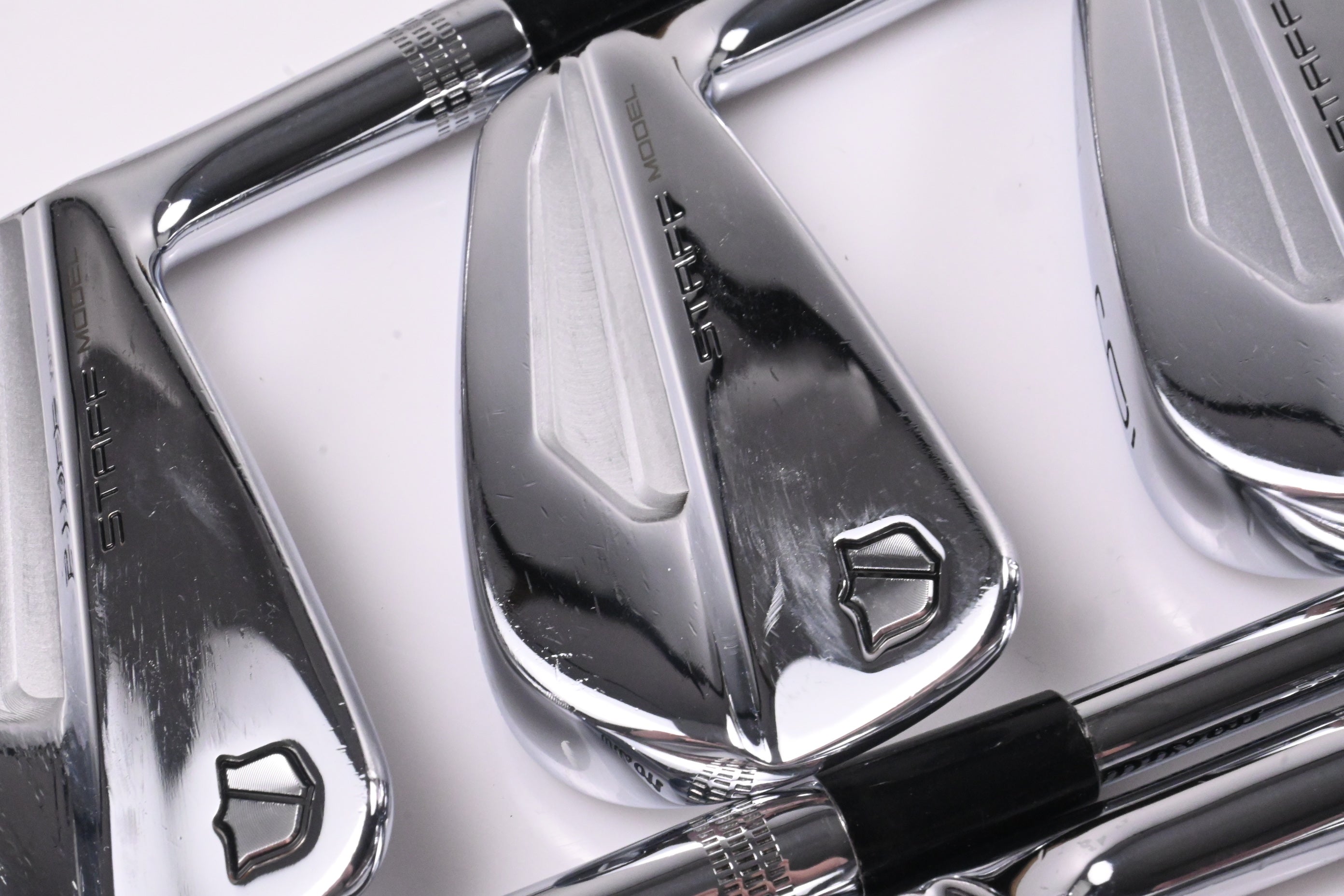 Wilson Staff Model Blade 2024 Irons / 4-PW / Stiff Flex Dynamic Gold Mid 115