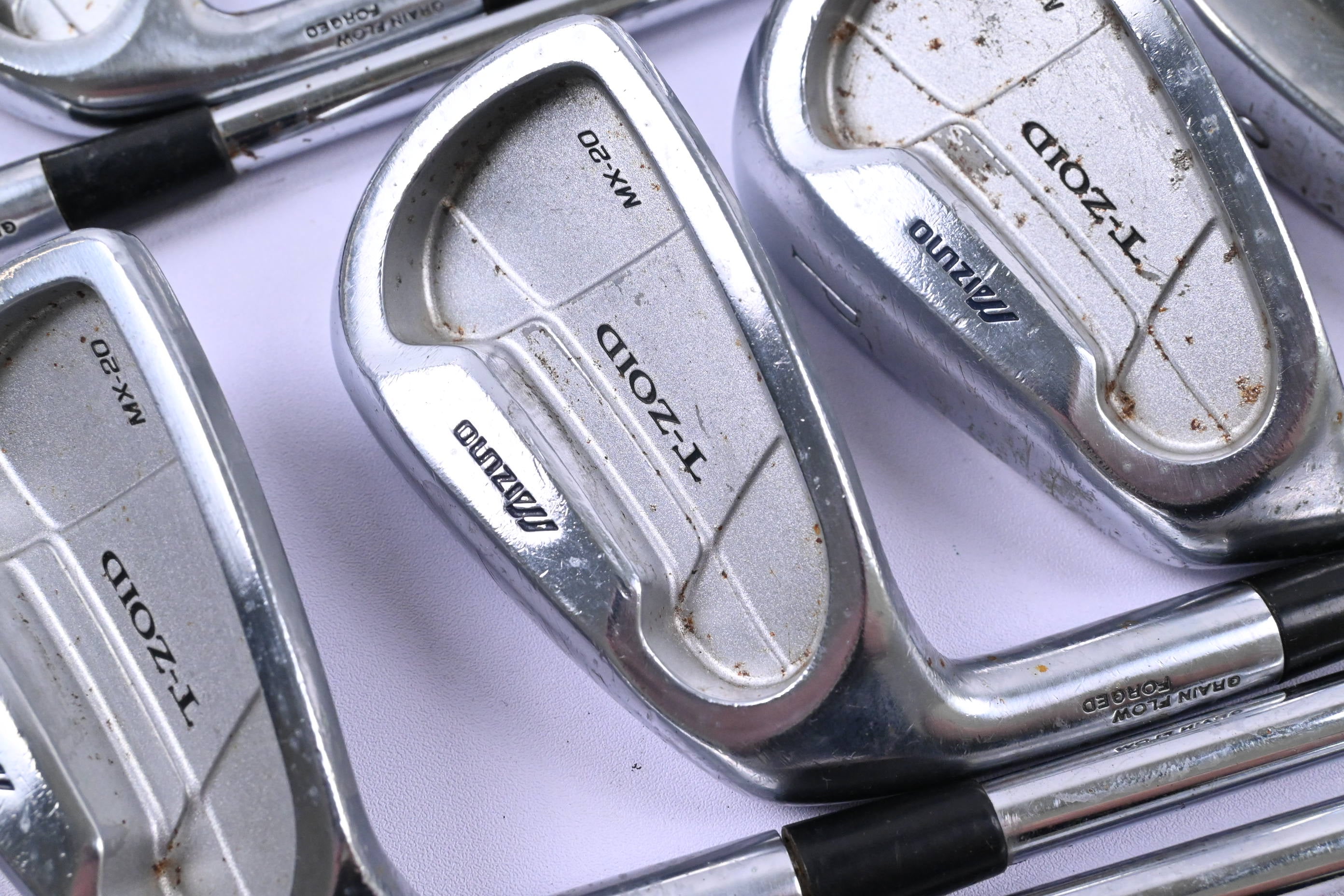 Left Hand Mizuno MX-20 Irons / 3-PW+SW / Regular Flex Dynamic Gold R300 Shafts