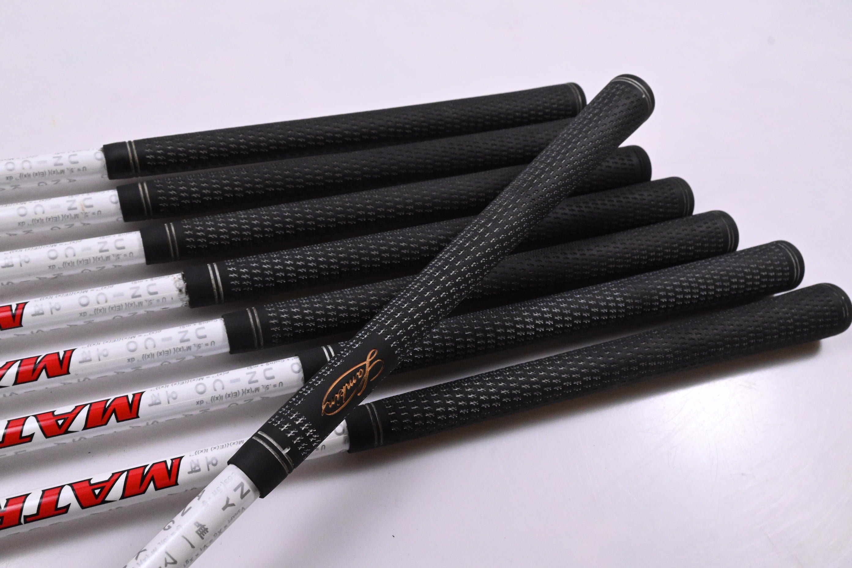 Wilson D100 Irons / 4-PW+SW / Regular Flex Matrix Studio 6.1 Shafts