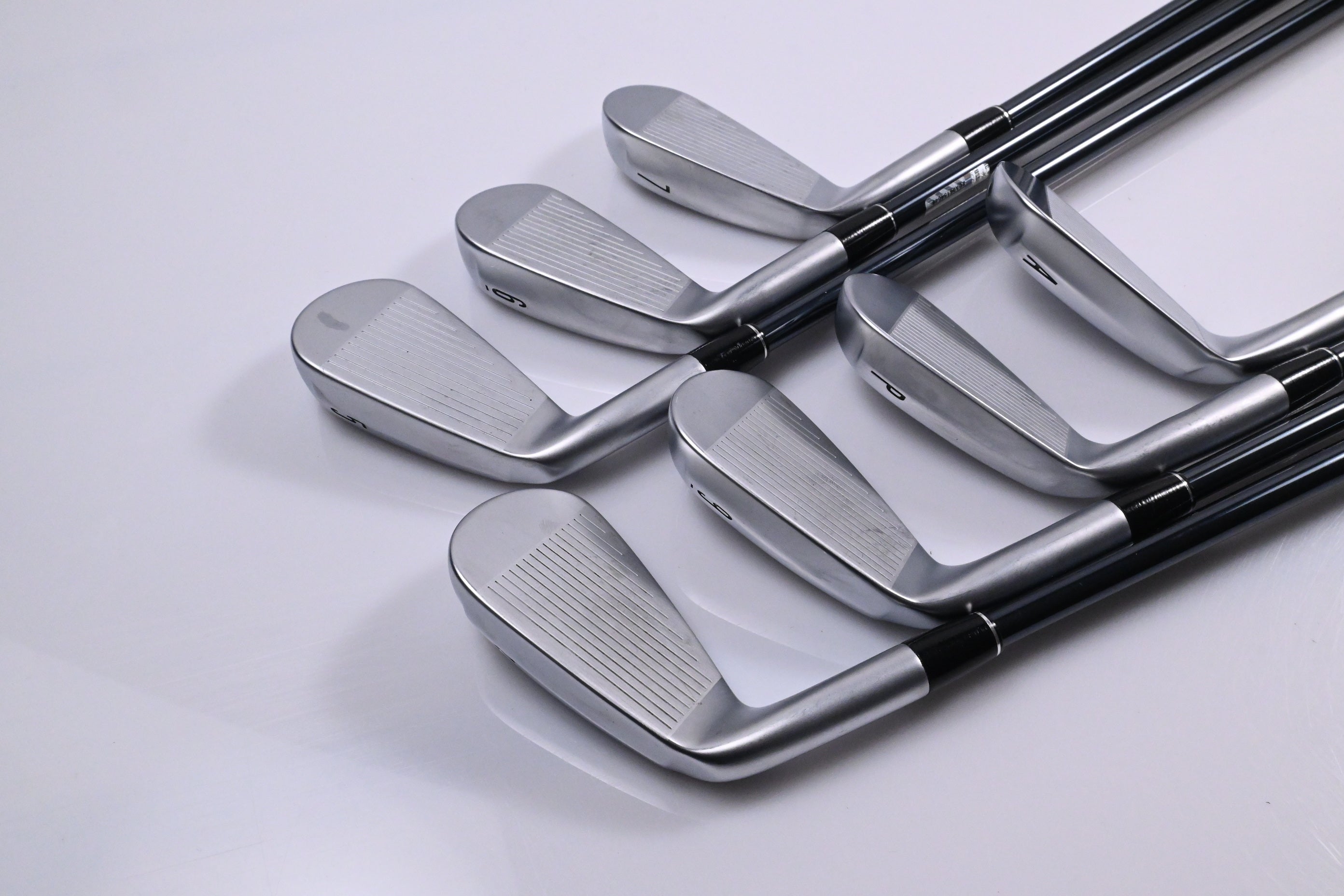 Srixon ZXi4 Irons / 5-PW+GW / Regular Flex UST Mamiya Recoil Dart 65 Shafts