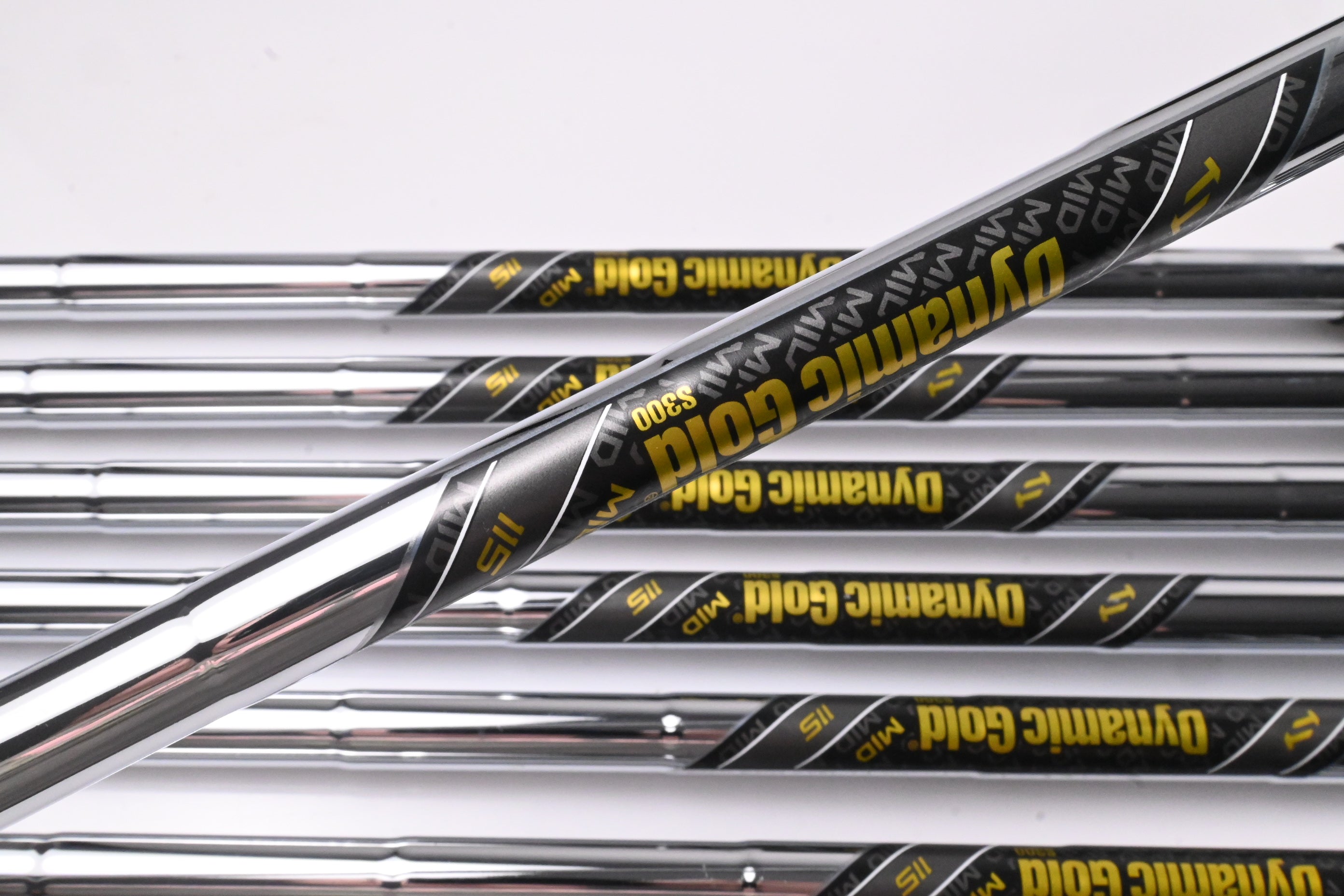 Wilson Staff Model Blade 2024 Irons / 4-PW / Stiff Flex Dynamic Gold Mid 115