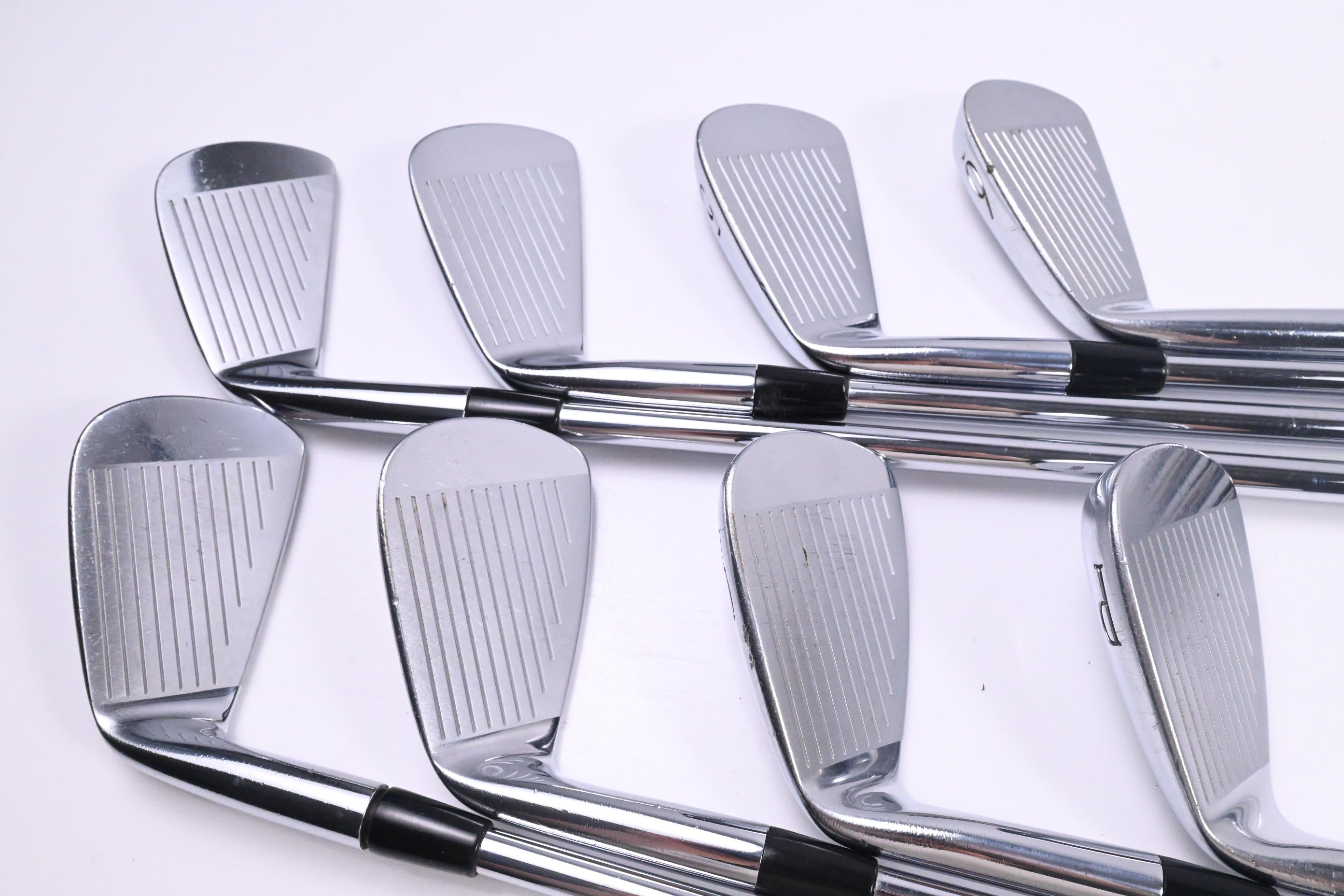 Titleist 695 Forged Irons / 3-PW / Stiff Flex Titleist Dynamic Gold Shafts