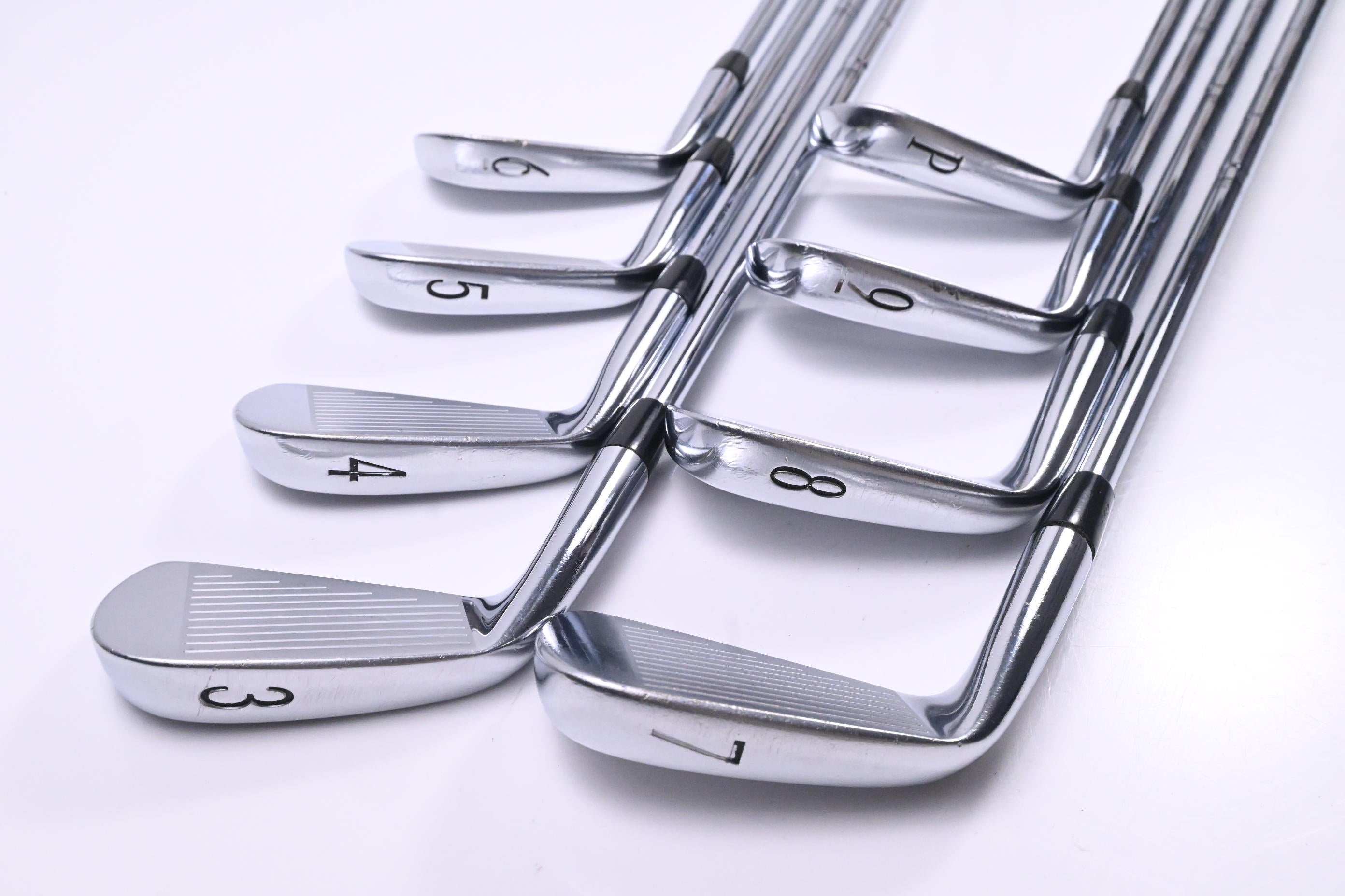 Titleist 695 Forged Irons / 3-PW / Stiff Flex Titleist Dynamic Gold Shafts