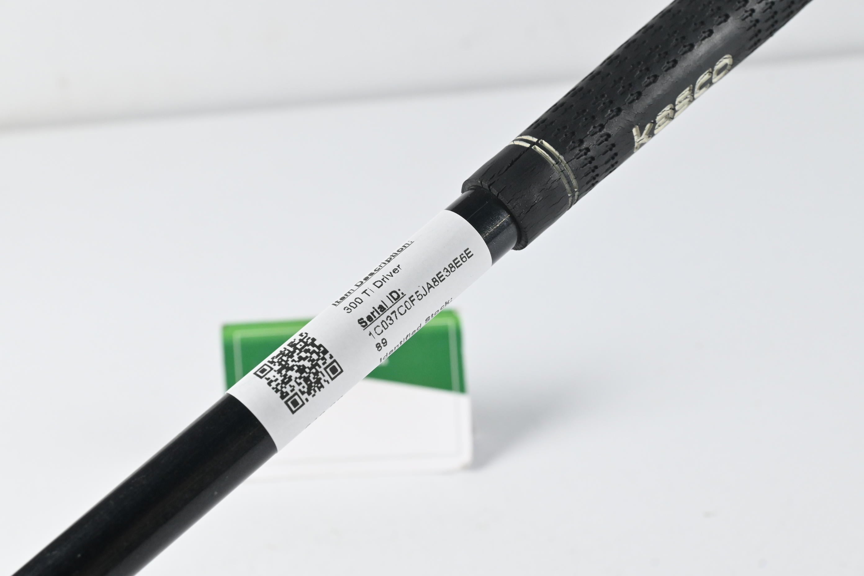 Taylormade 300 Ti Driver / 9.5 Degree / Regular Flex Taylormade Lite 80 Shaft