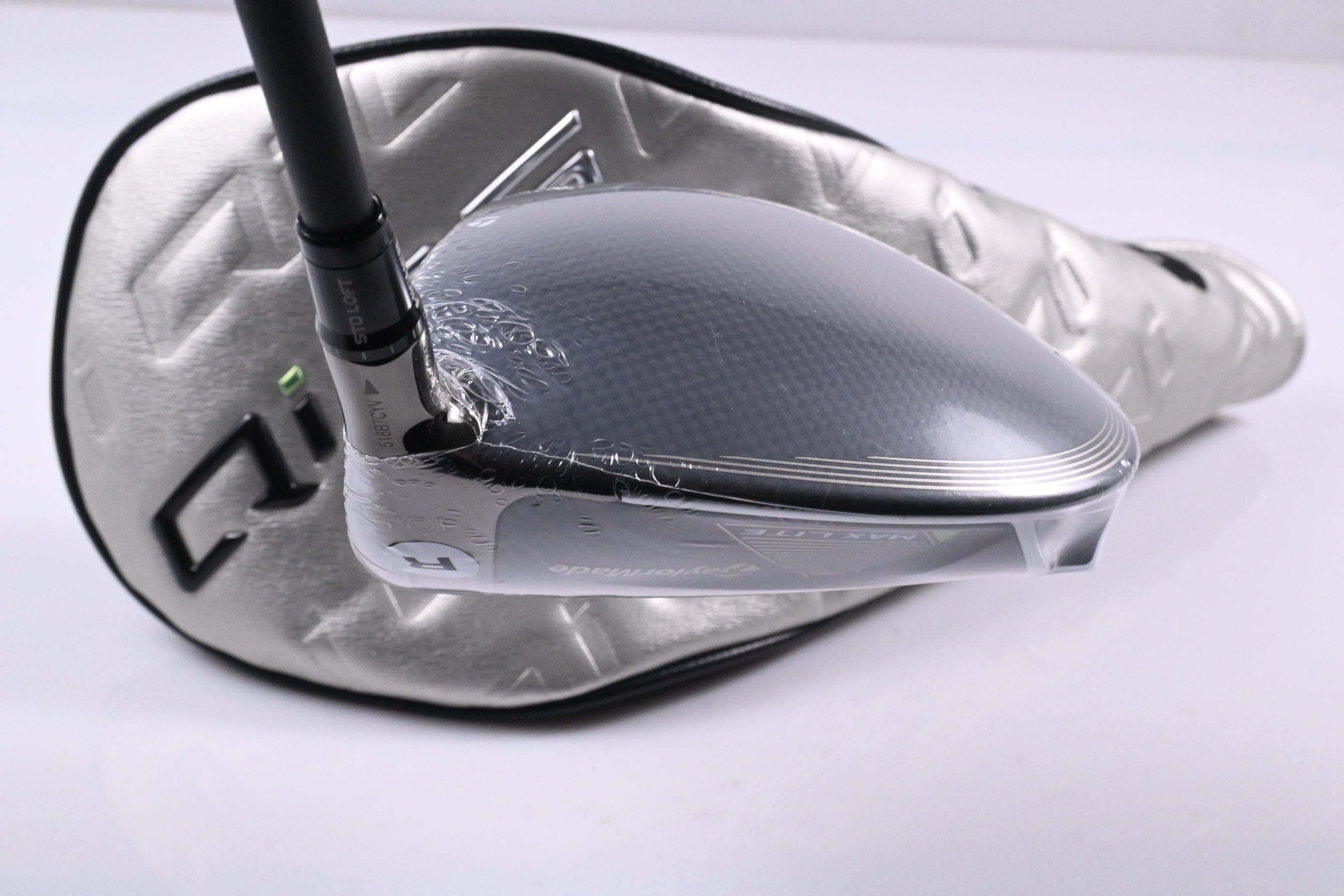 Taylormade Qi35 Max Lite Driver / 10.5 Degree / Regular Flex Vanquish 4 Shaft