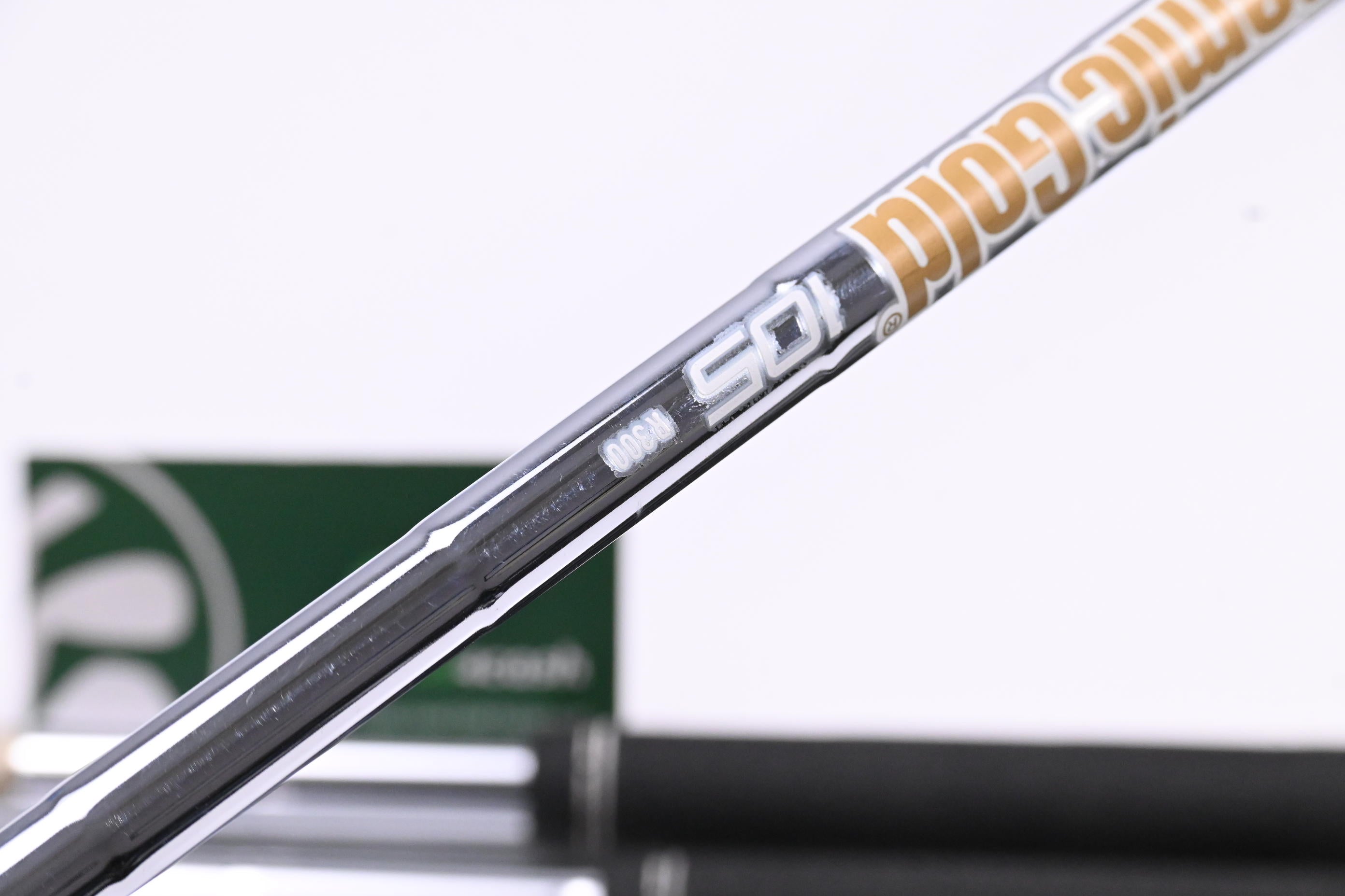 Mizuno Pro 223 Irons / 5-PW / Regular Flex Dynamic Gold 105 R300 Shafts