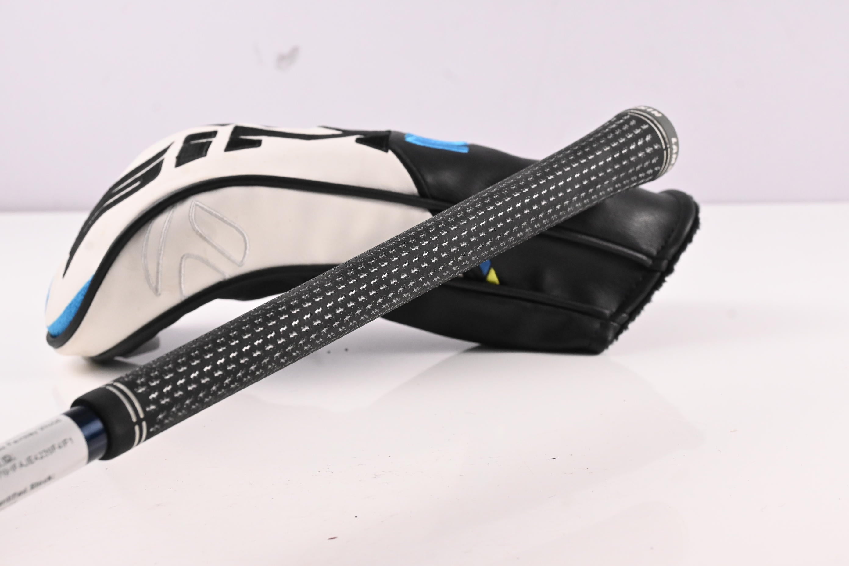 Left Hand Taylormade SIM2 Max #3 Wood / 15 Degree / Regular Flex Ventus Blue 5