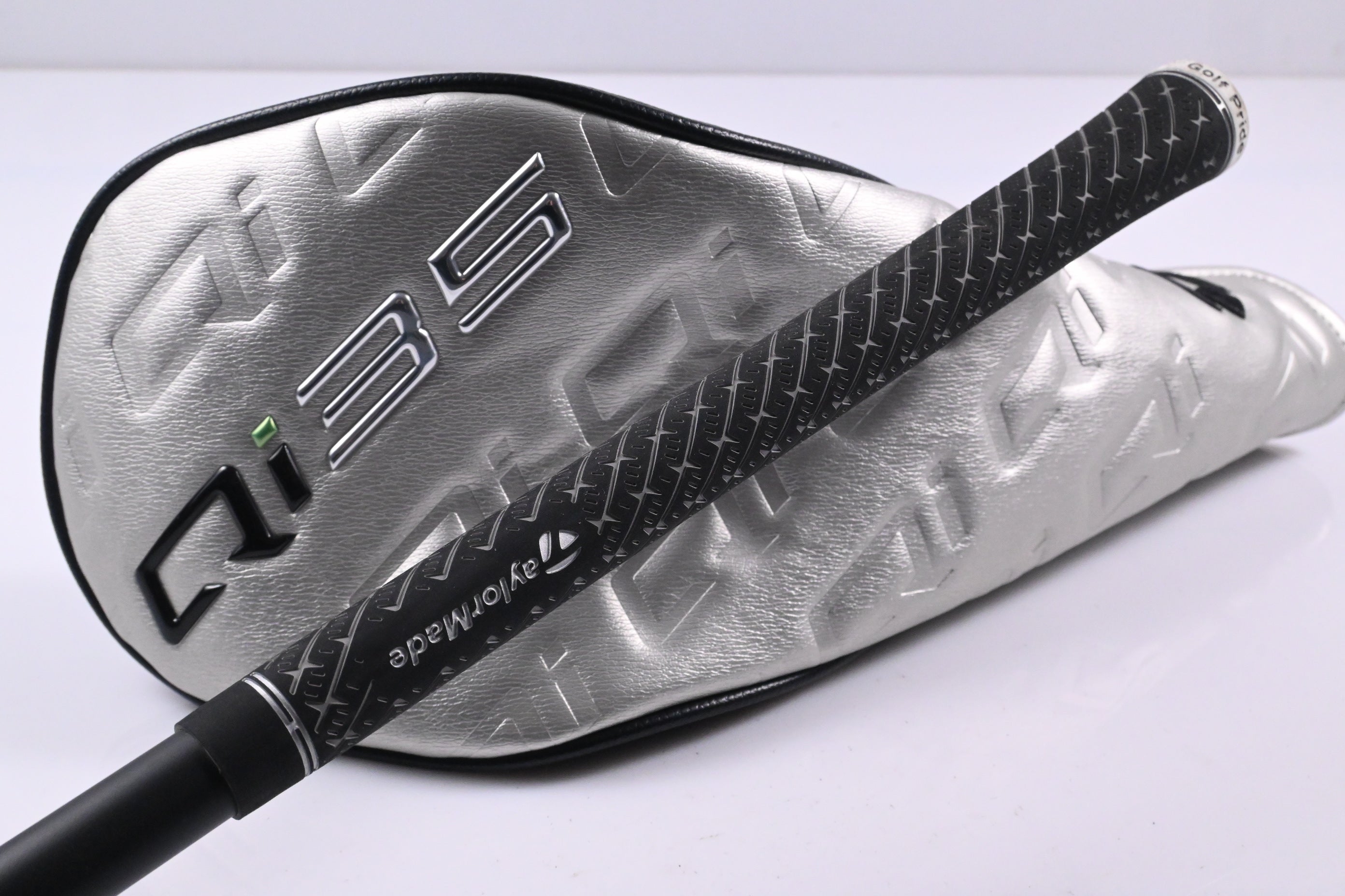 Taylormade Qi35 Max Lite Driver / 10.5 Degree / Regular Flex Vanquish 4 Shaft