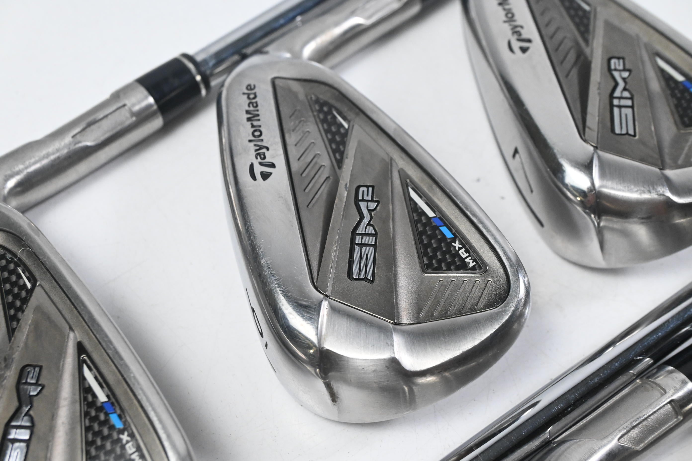 Taylormade SIM2 Max Irons / 5-PW+SW / Regular Flex KBS MAX MT 85 Shafts