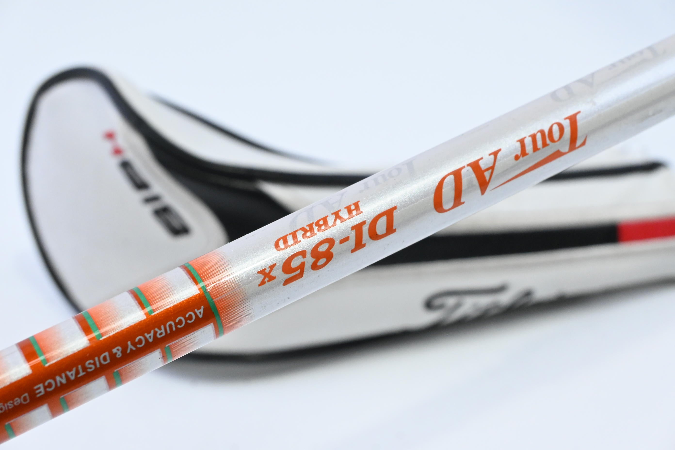 Titleist 818 H2 #3 Hybrid / 19 Degree / X-Flex Graphite Design Tour AD DI-85