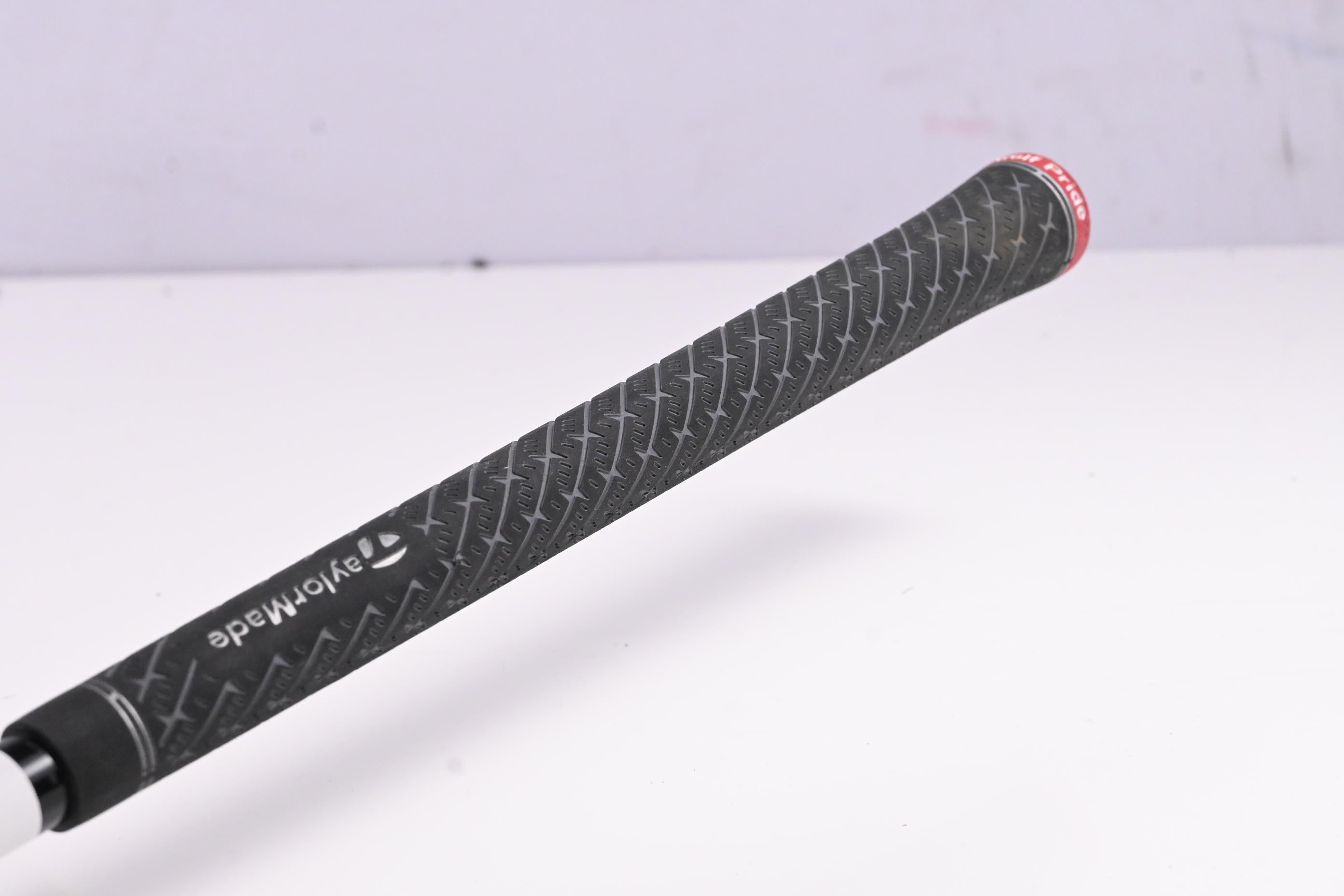 Left Hand Taylormade Stealth Driver / 9 Degree / Regular Flex Kai'li Red 60