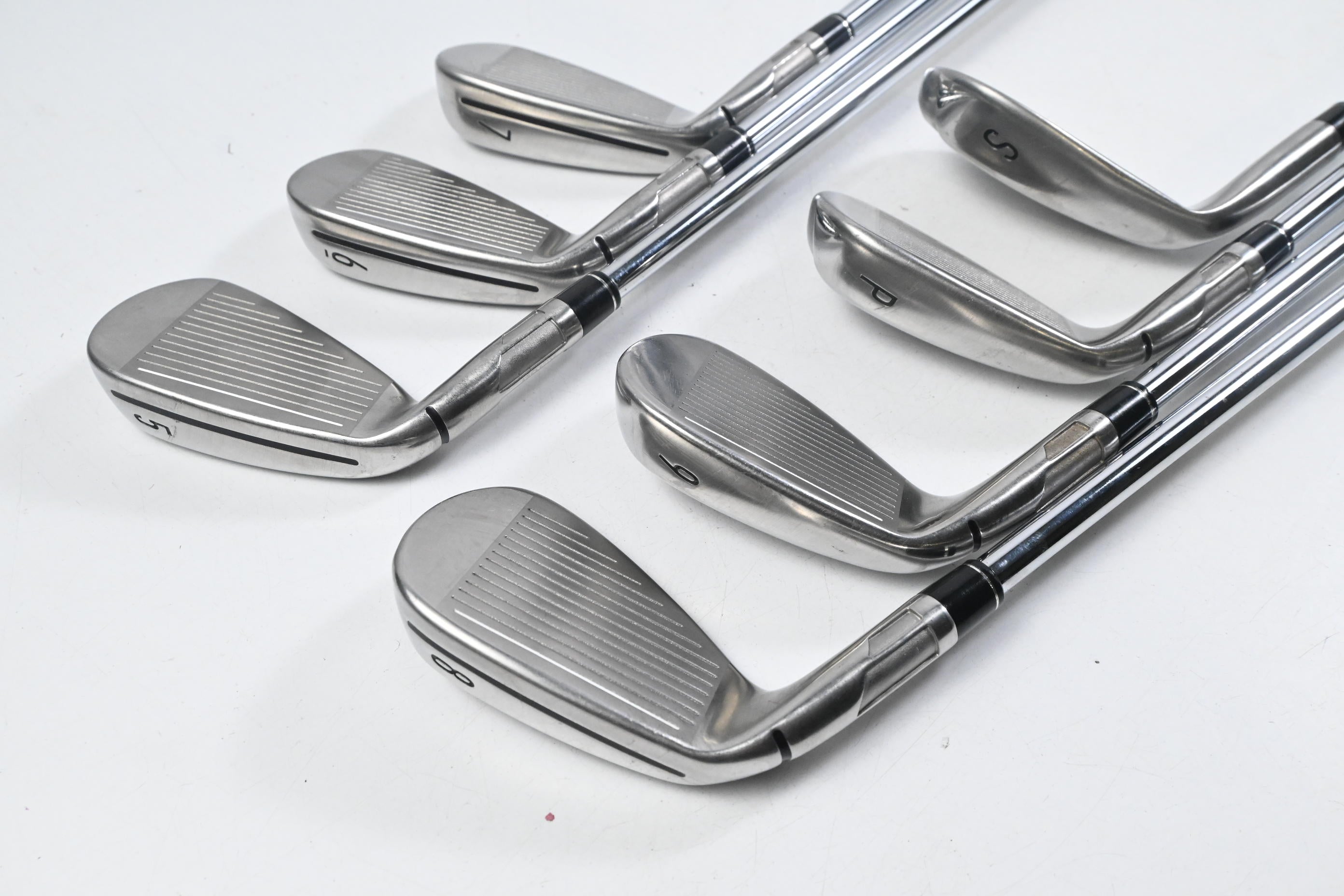 Taylormade SIM2 Max Irons / 5-PW+SW / Regular Flex KBS MAX MT 85 Shafts