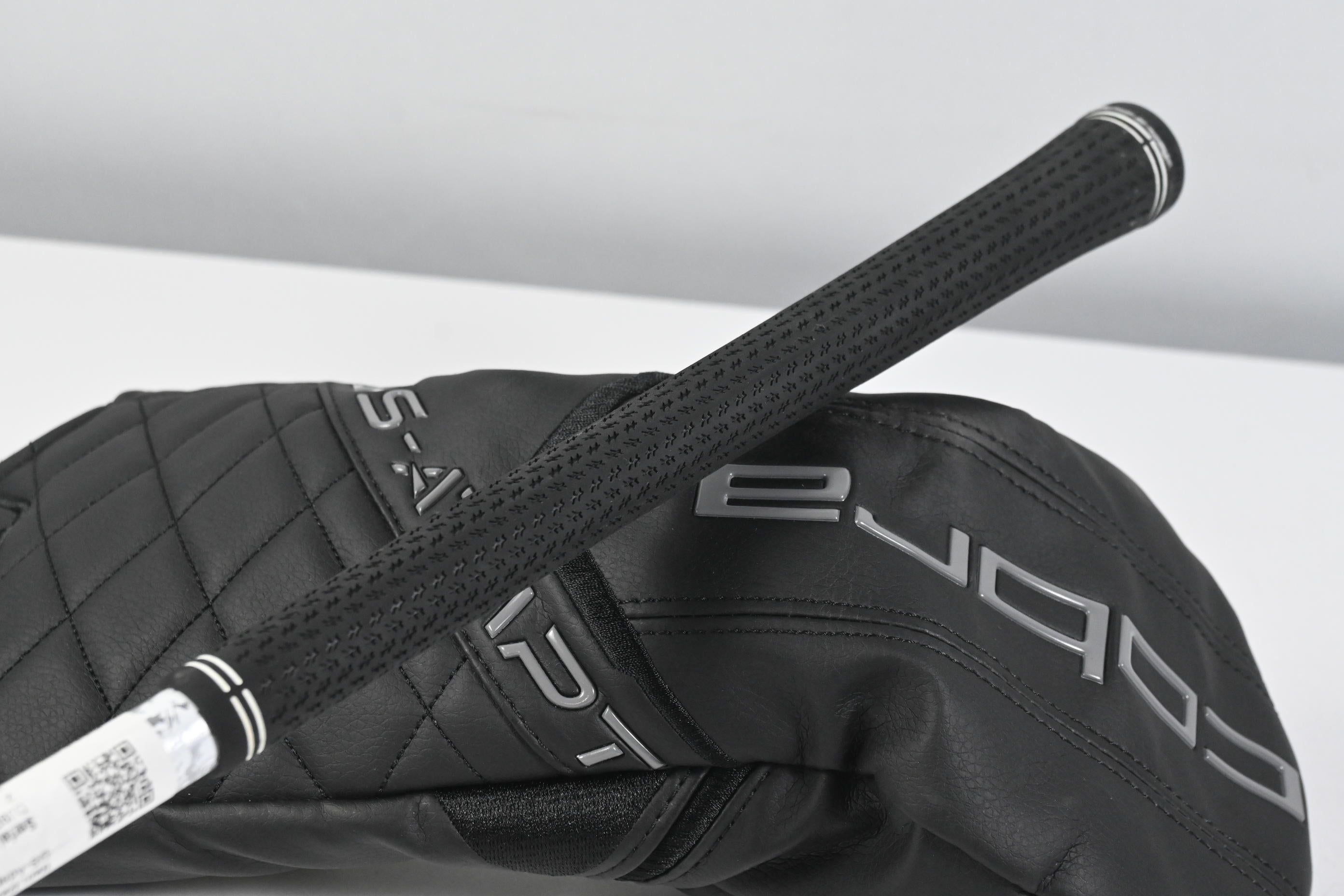 Left Hand Cobra DS-Adapt MAX-D Driver / 10.5 Degree / X-Flex Denali Black 60