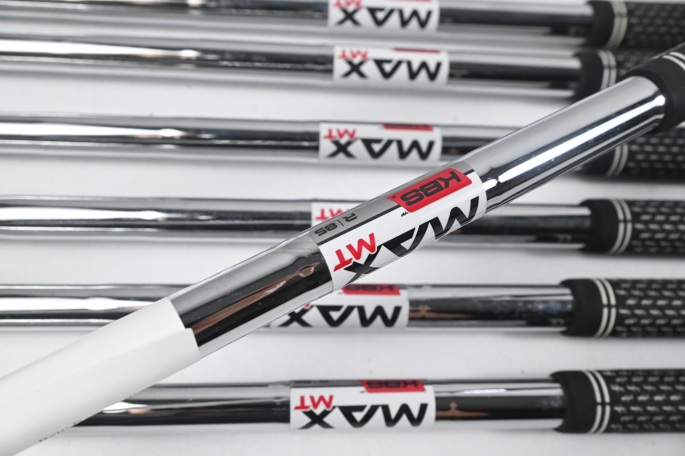 Taylormade SIM2 Max Irons / 5-PW+SW / Regular Flex KBS MAX MT 85 Shafts