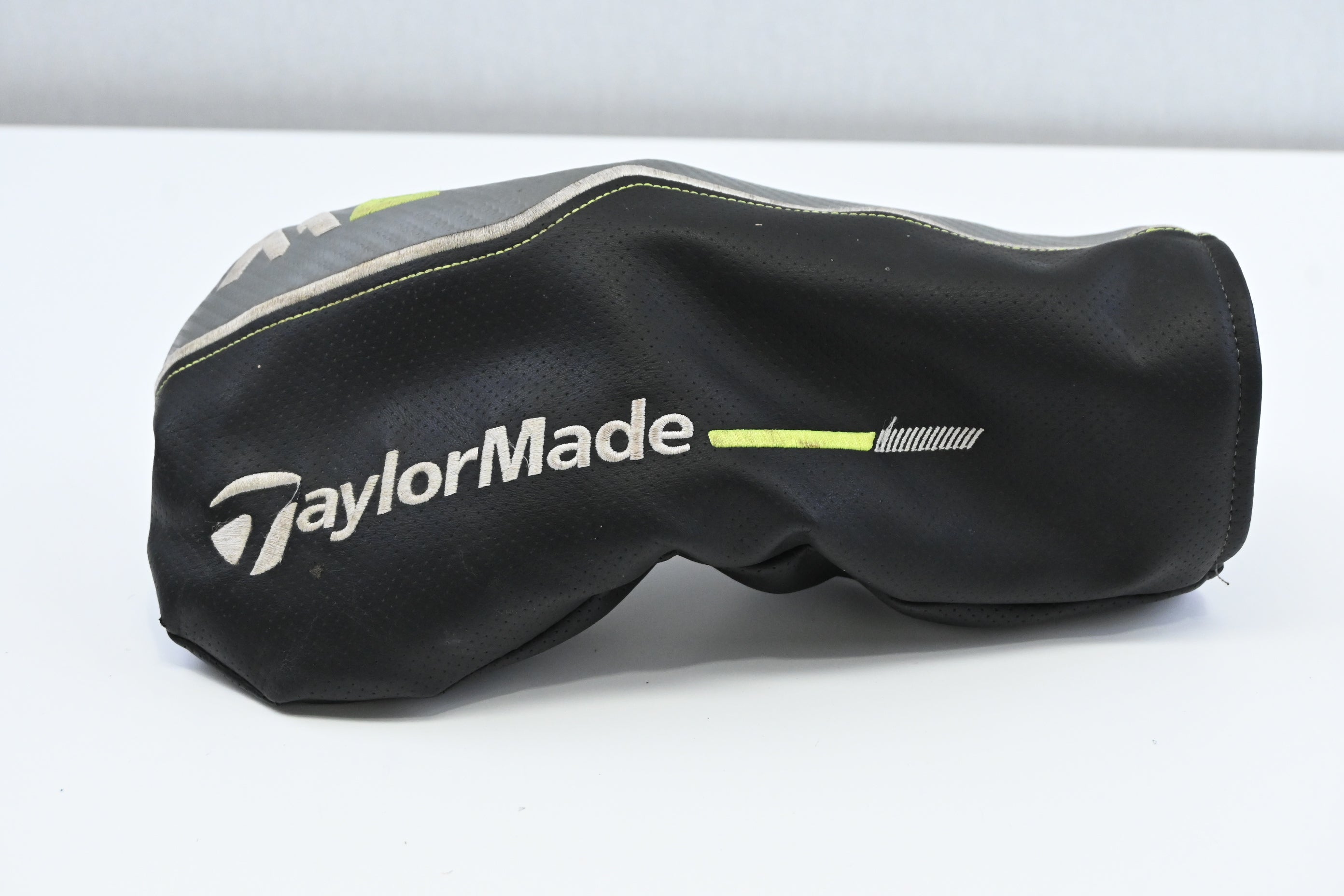 Taylormade M2 2017 Driver / 9.5 Degree / Stiff Flex Fujikrua Pro XLR8 56 Shaft