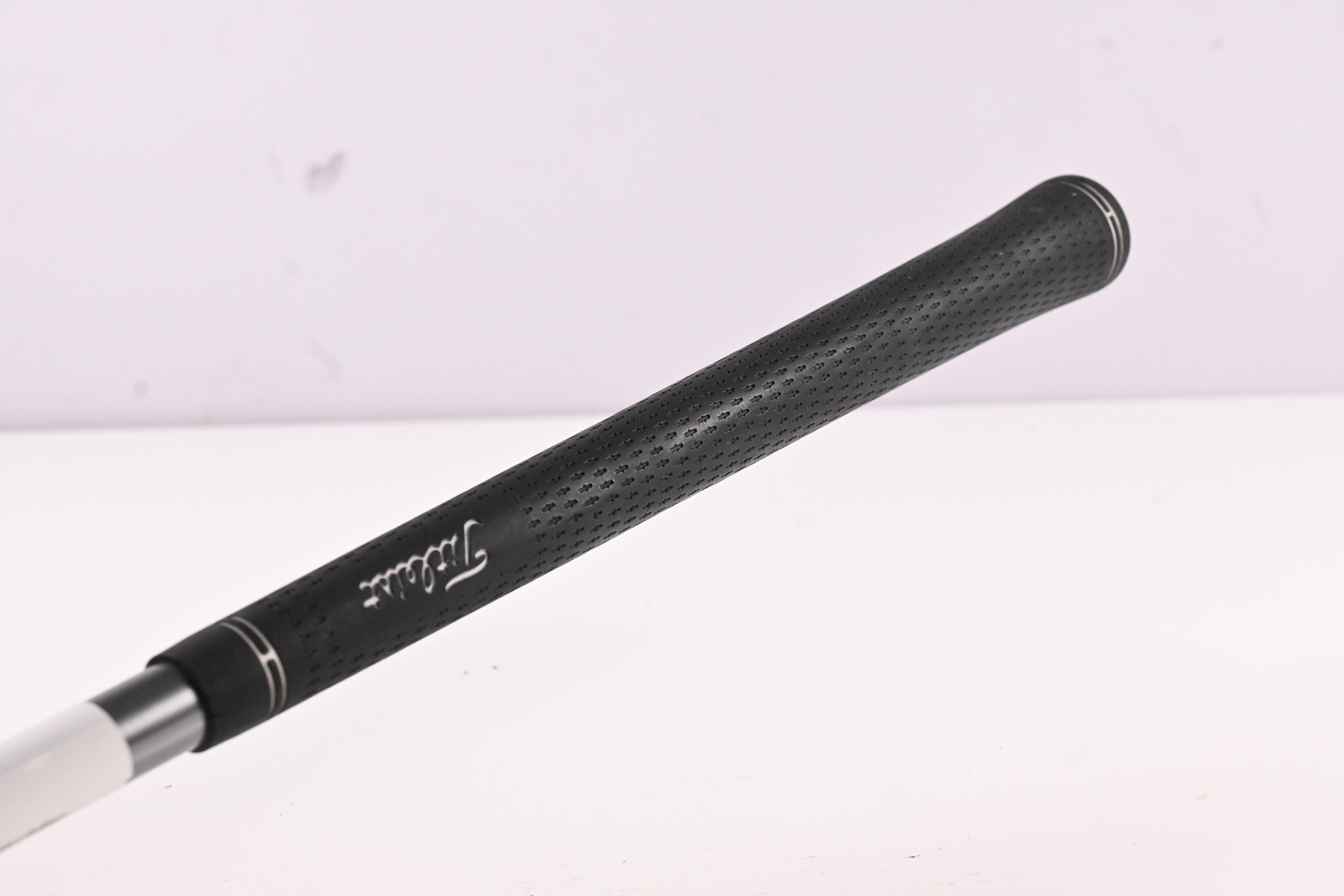 Titleist 909 F2 #3 Wood / 15.5 Degree / Regular Flex Diamana Blue 75 Shaft