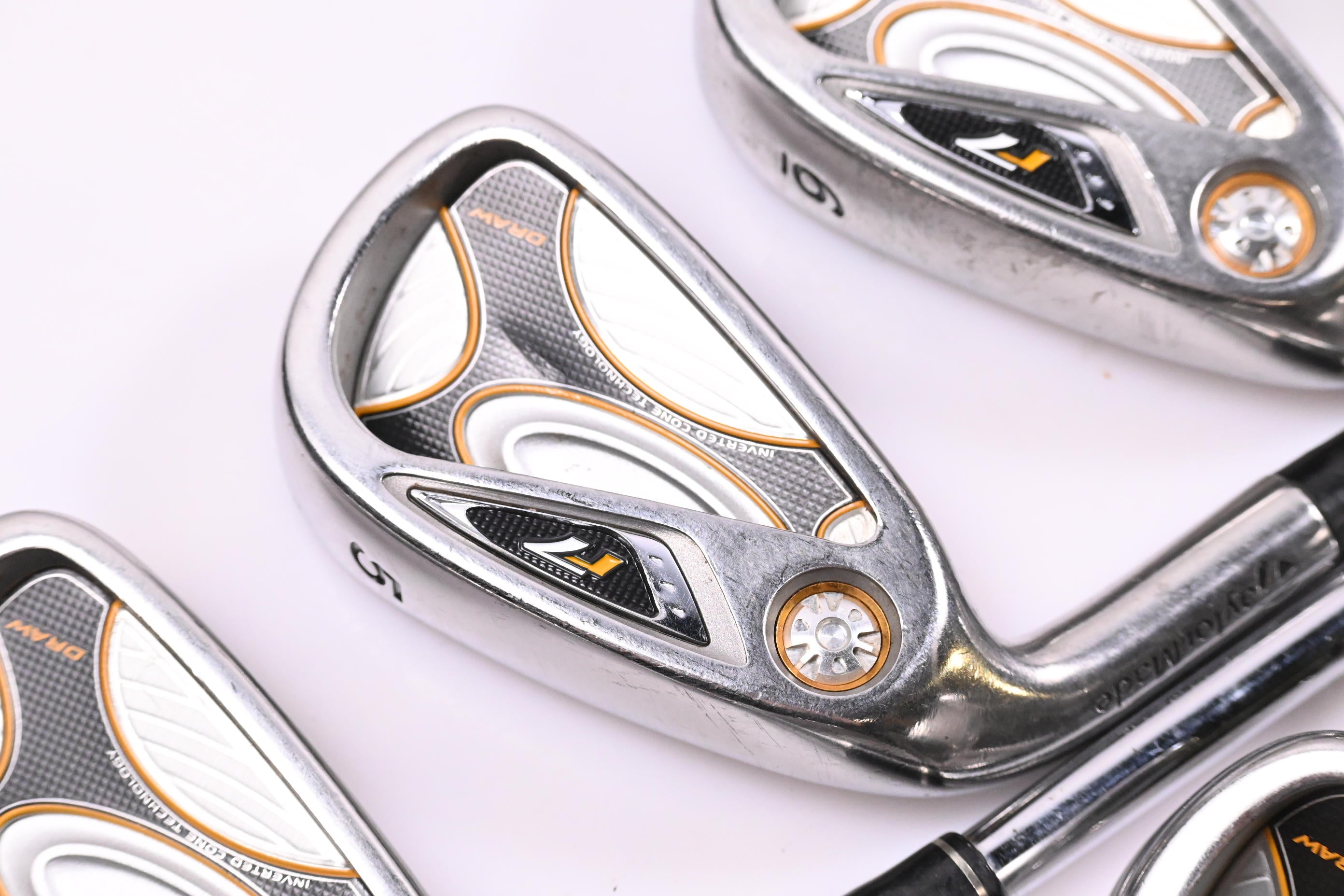 Left Hand Taylormade R7 Draw Irons / 4-PW+SW / Regular Flex Taylormade T-Step 90