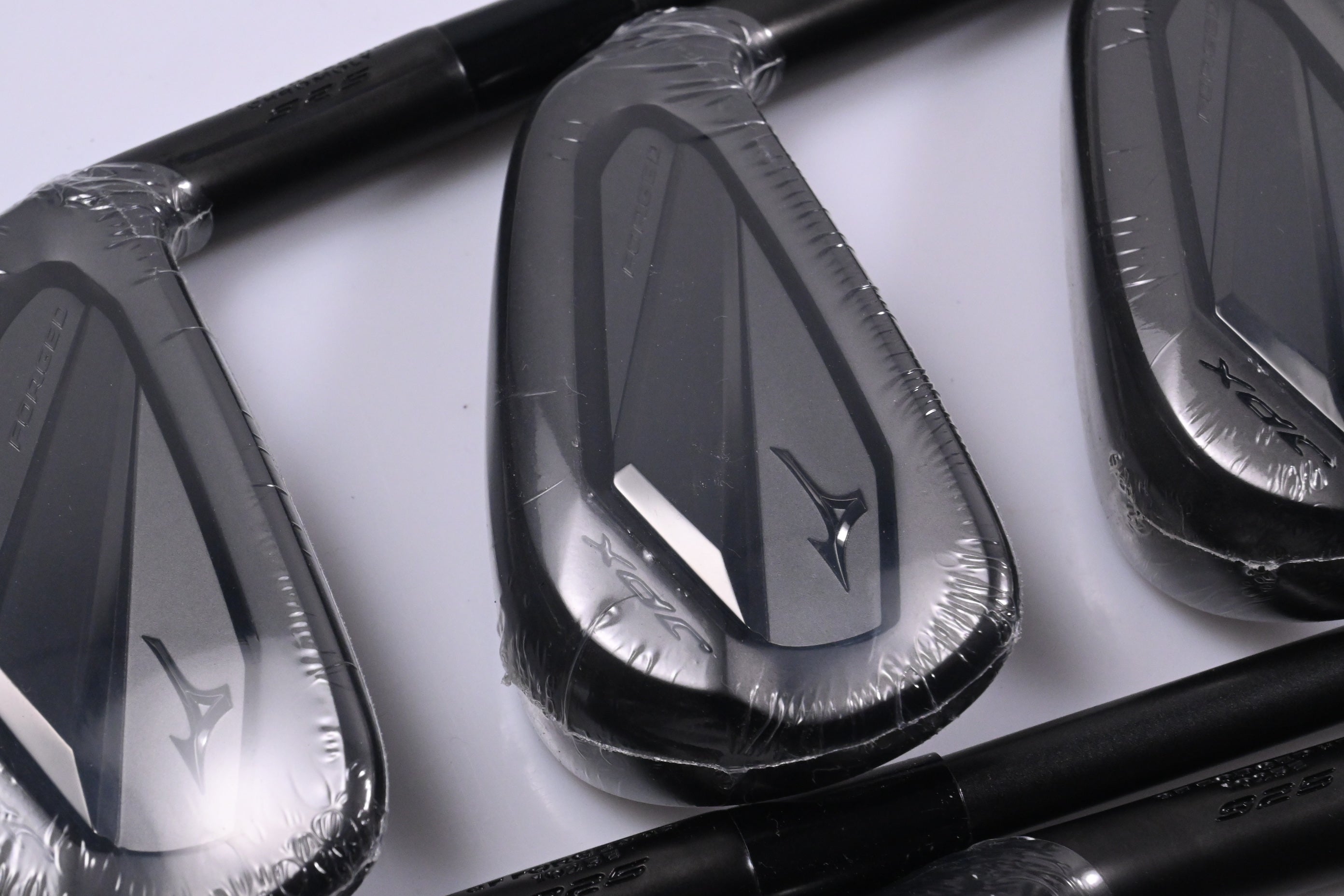 Mizuno JPX 925 Forged Irons / 5-PW / Stiff Flex Dynamic Gold Mid 115 S400 Shafts
