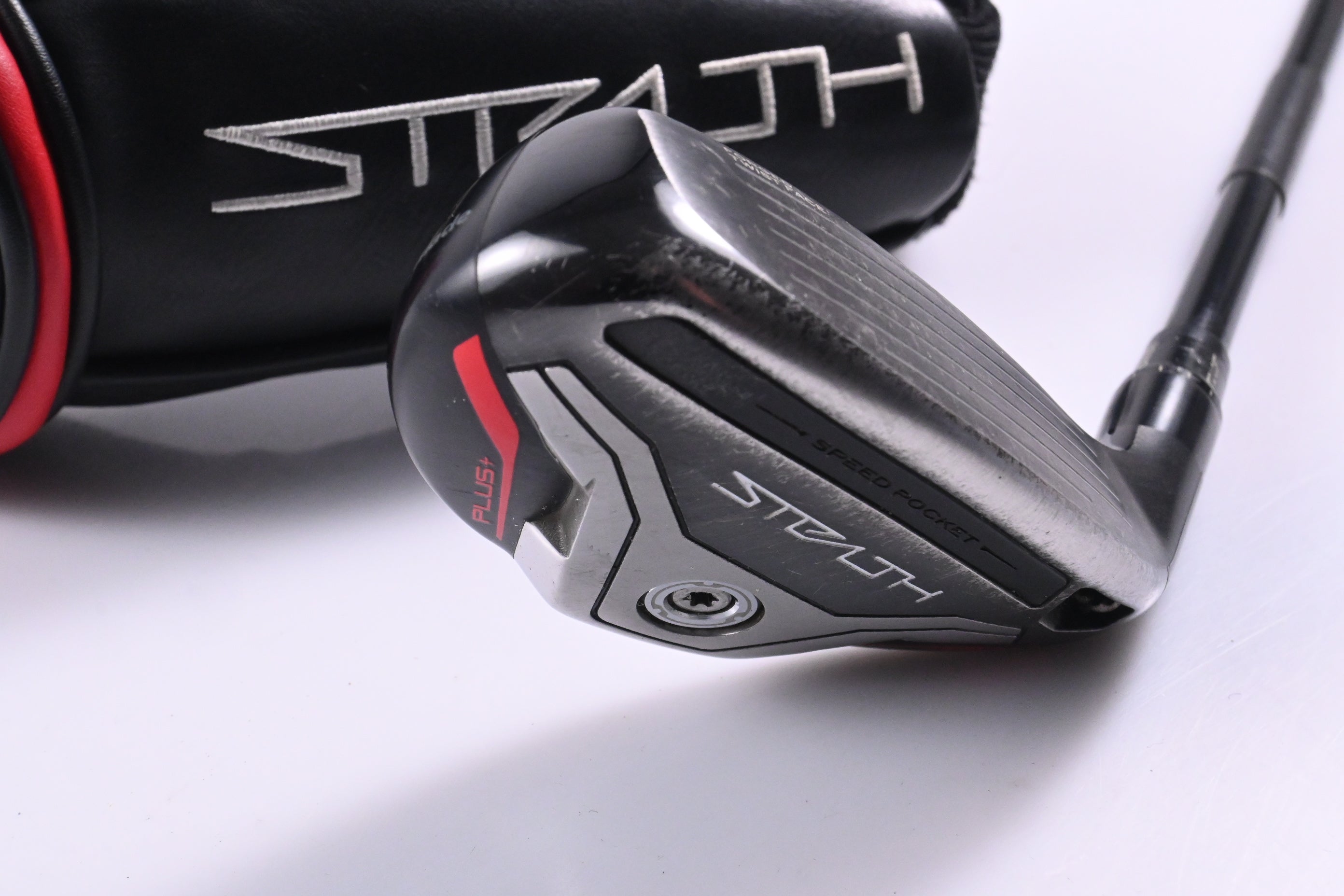 Taylormade Stealth Plus #3 Hybrid / 19.5 Degree / Regular Flex HZRDUS RDX Smoke