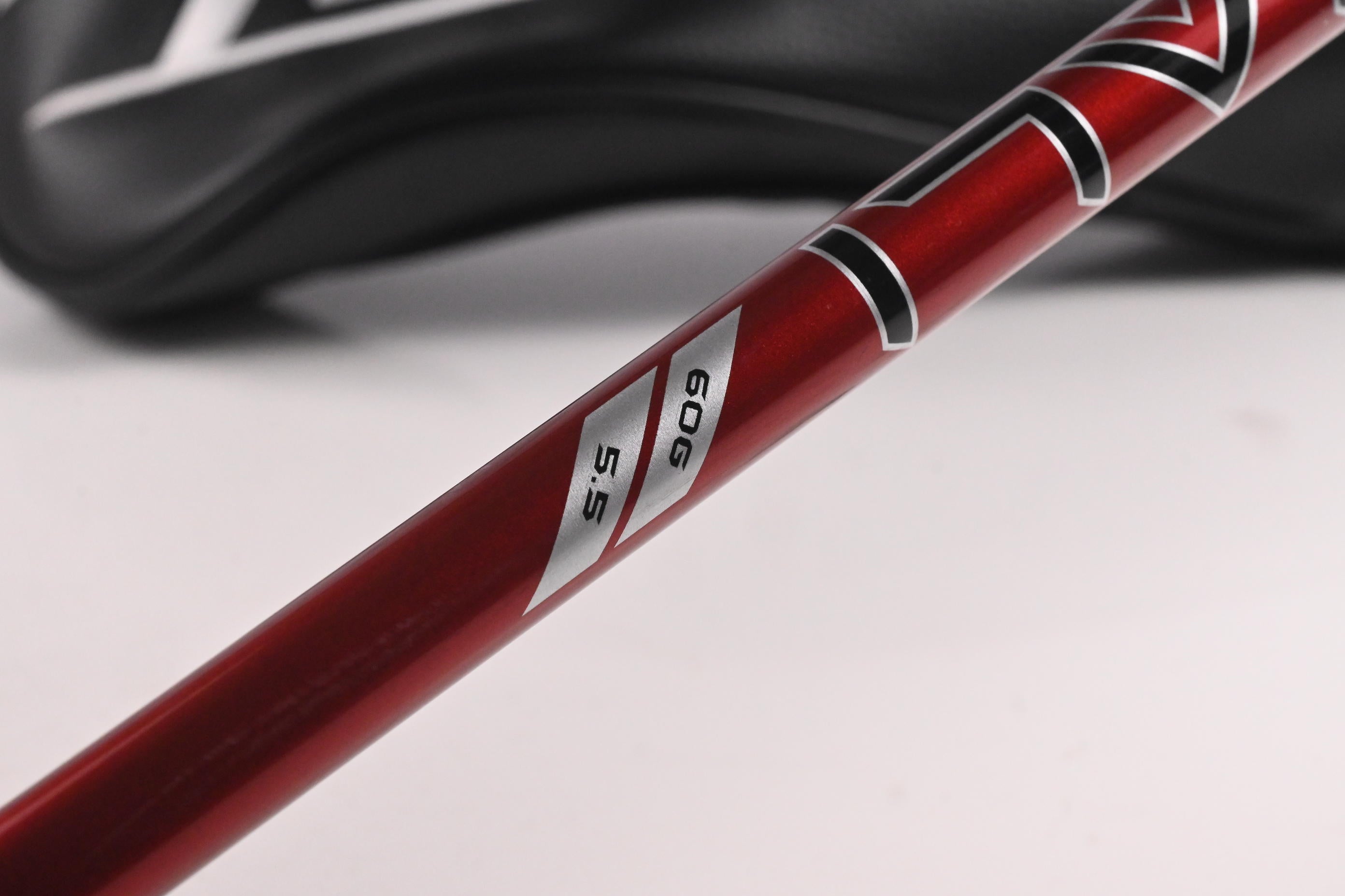Titleist GT2 #5 Wood / 18 Degree / Regular Flex Denali Red 60 Shaft