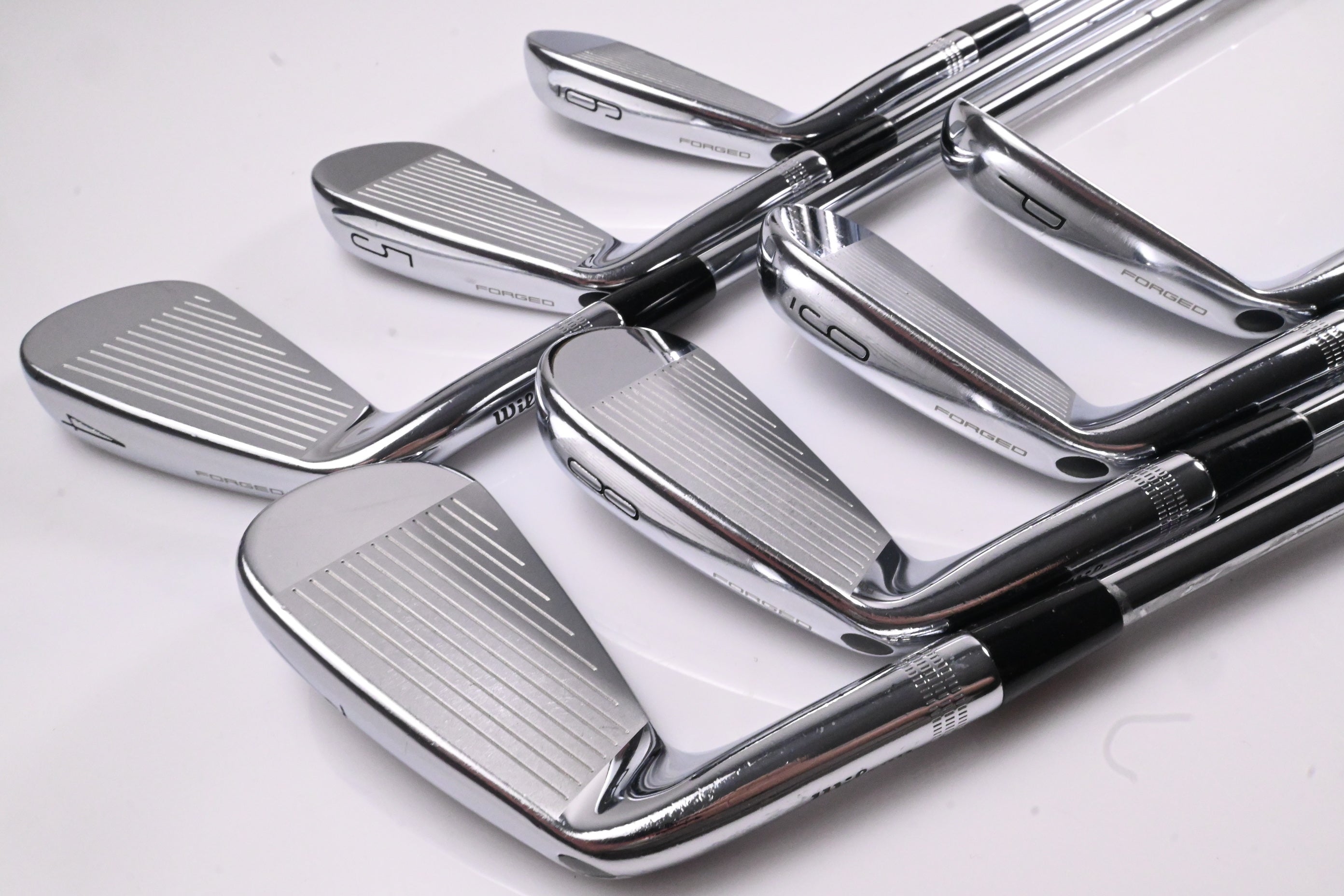 Wilson Staff Model Blade 2024 Irons / 4-PW / Stiff Flex Dynamic Gold Mid 115