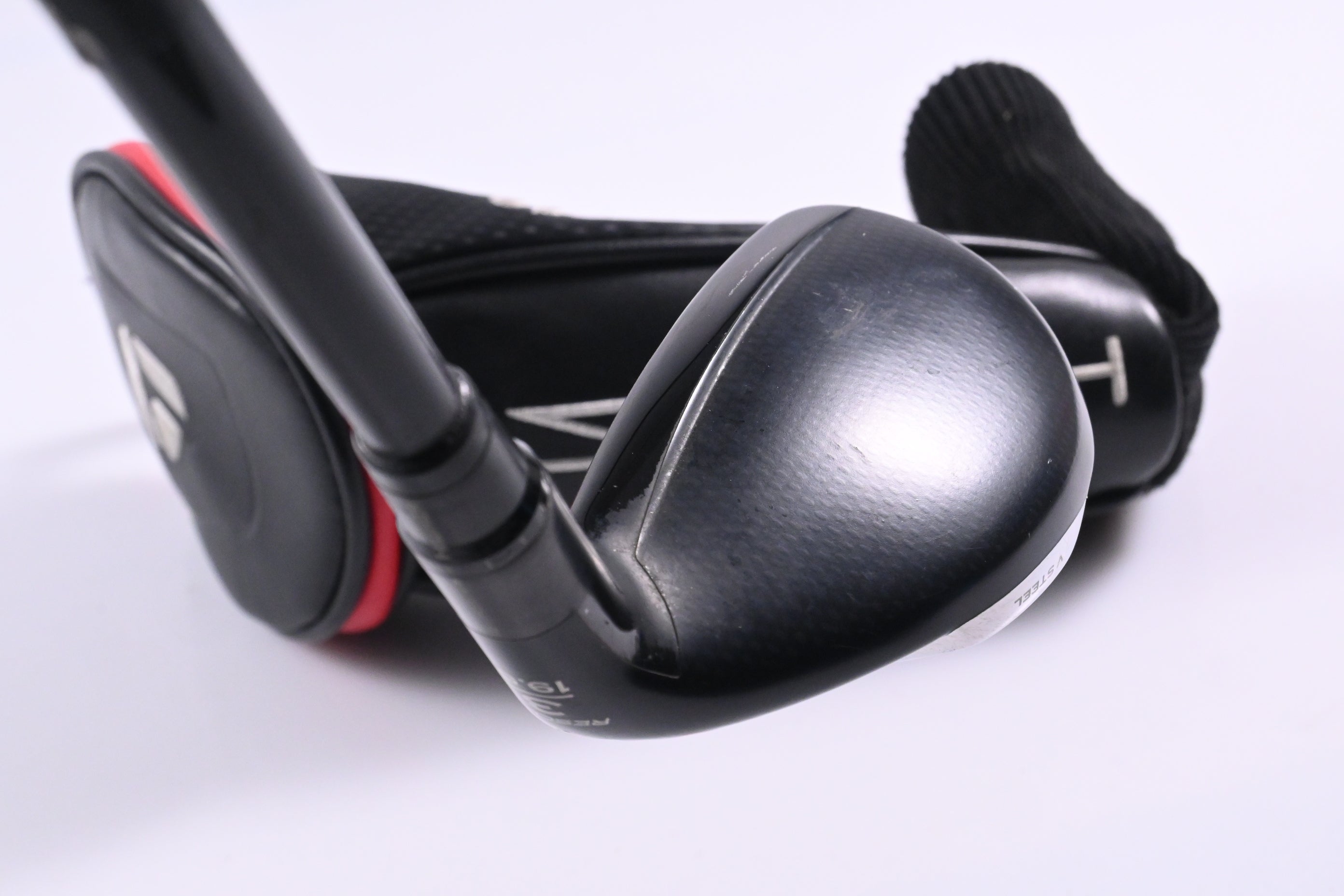 Taylormade Stealth Plus #3 Hybrid / 19.5 Degree / Regular Flex HZRDUS RDX Smoke