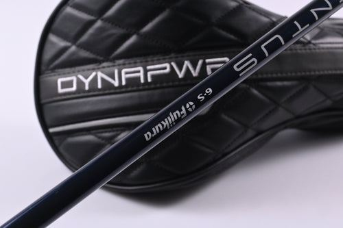 Wilson DYNAPWR 2025 Carbon Driver / 10.5 Degree / Stiff Flex Ventus Blue 6 Shaft