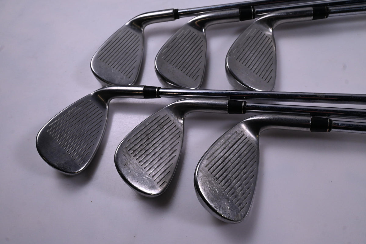 Left Hand Taylormade R7 Draw Irons / 5-PW / Regular Flex Taylormade T-Step 90