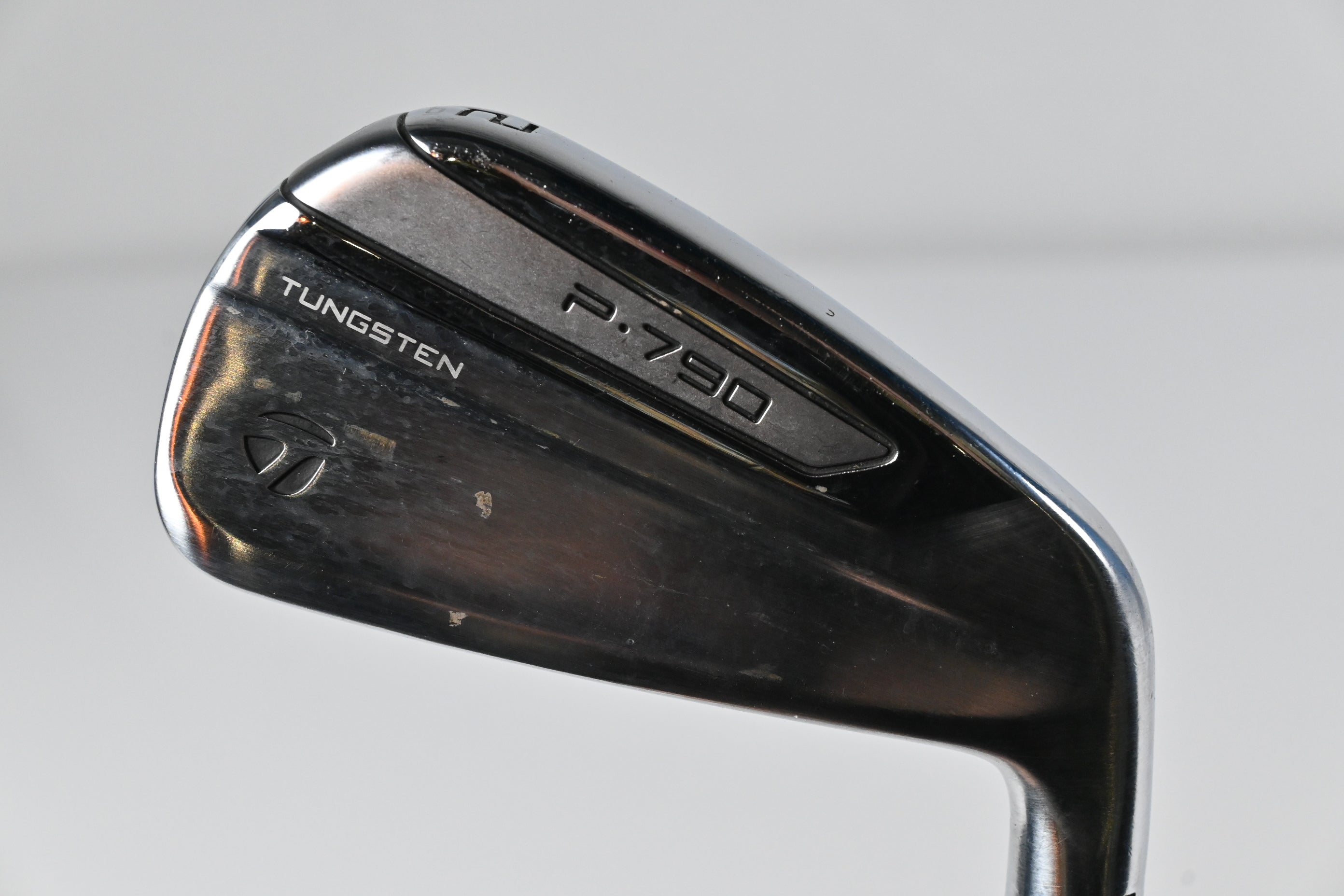 Taylormade P790 UDI 2019 #2 Iron / 17 Degree / X-Flex KBS 80 Shaft